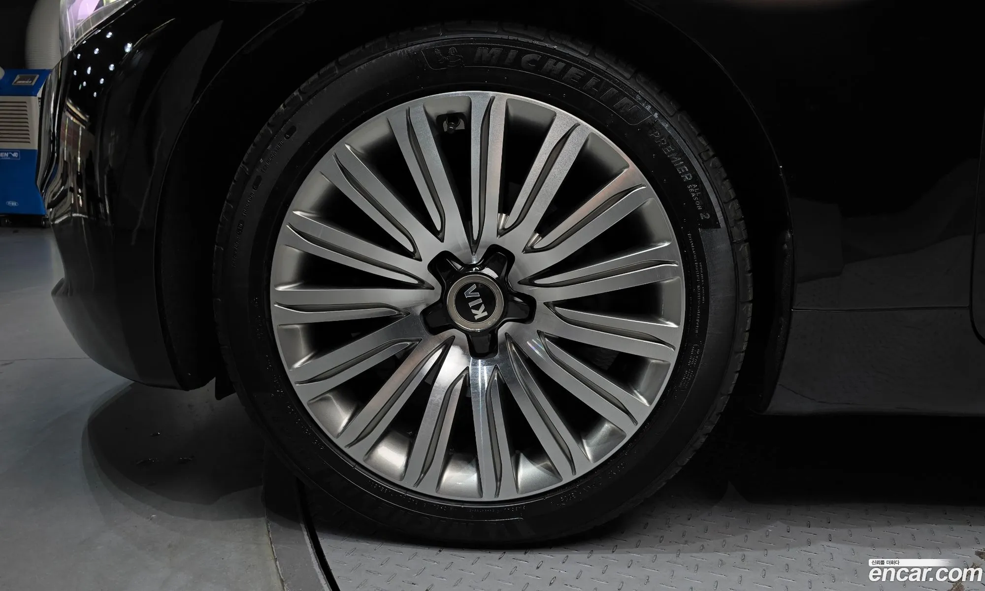 Kia K9 2012 — 7