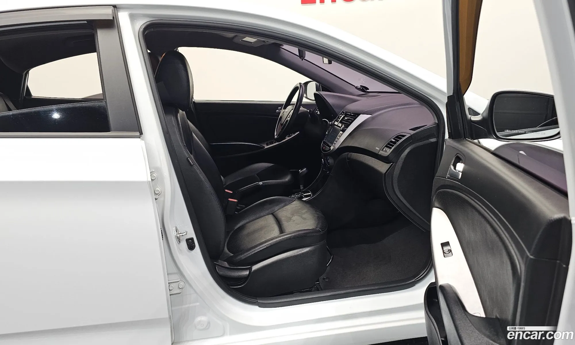 Hyundai Accent 2016 — 28