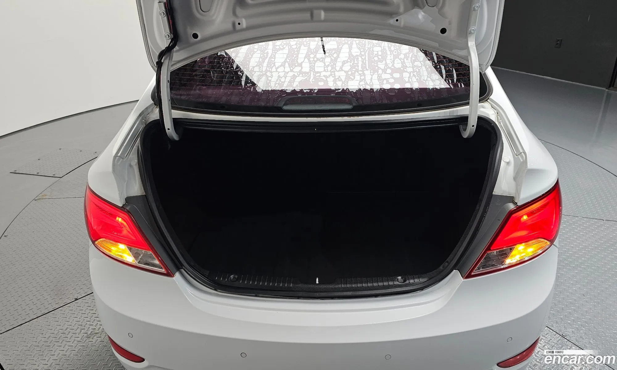 Hyundai Accent 2016 — 23