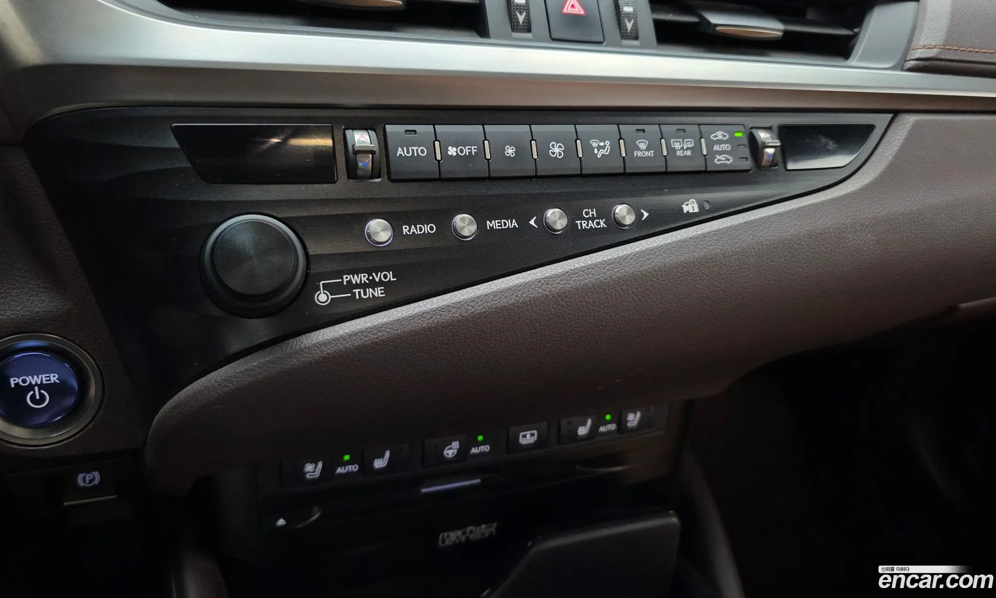 Lexus ES300h 7th Gen 2019 — 6