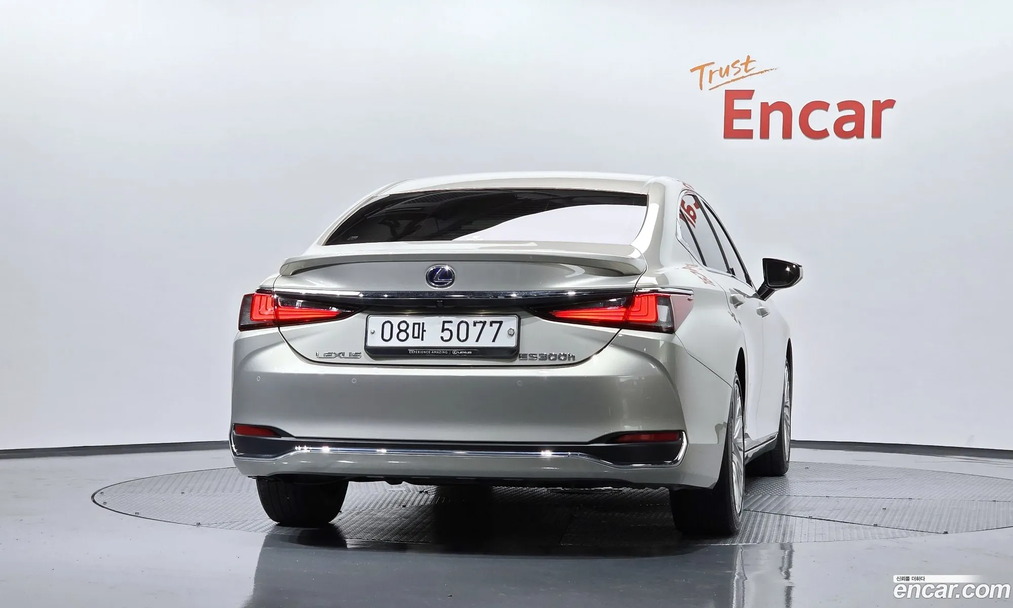 Lexus ES300h 7th Gen 2019 — 18