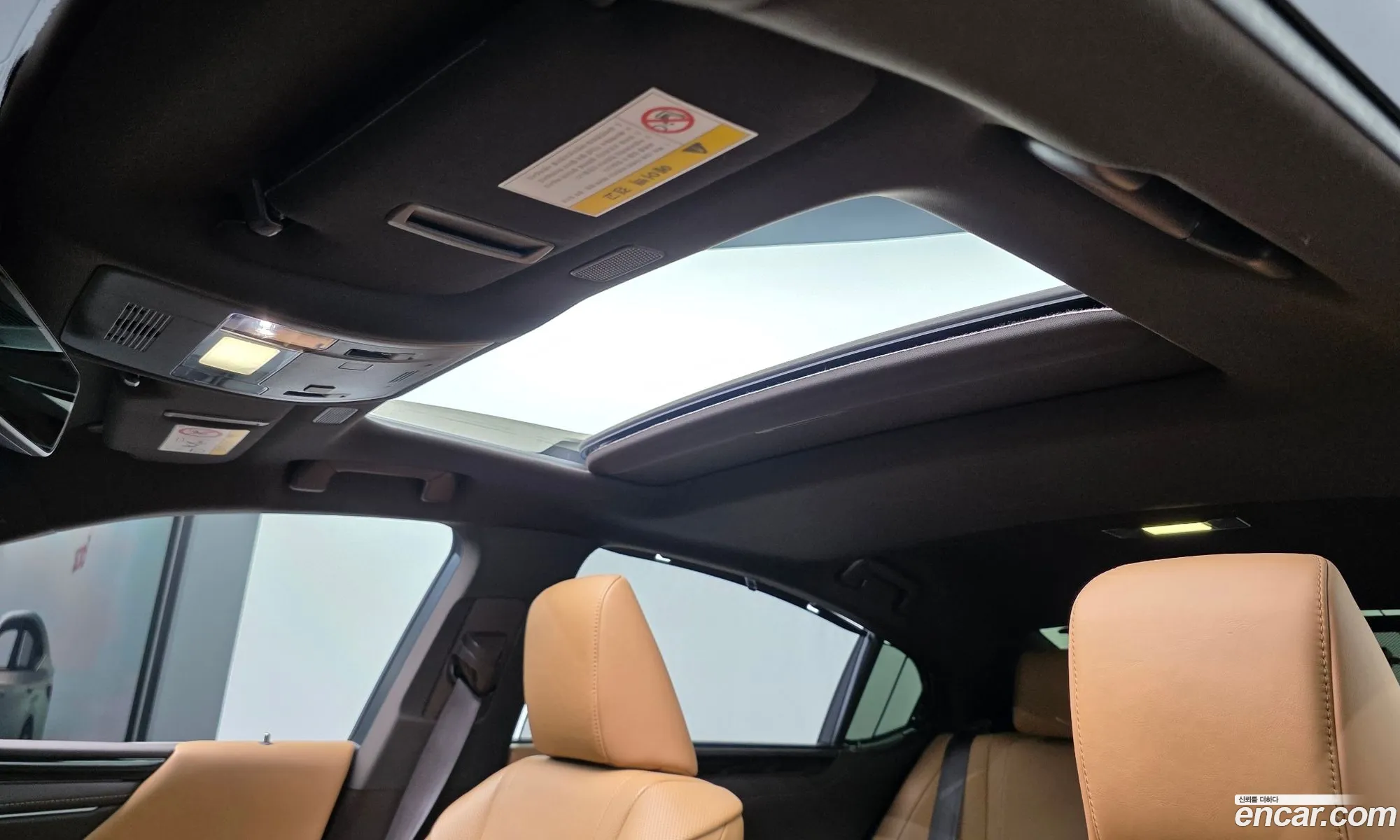 Lexus ES300h 7th Gen 2019 — 27