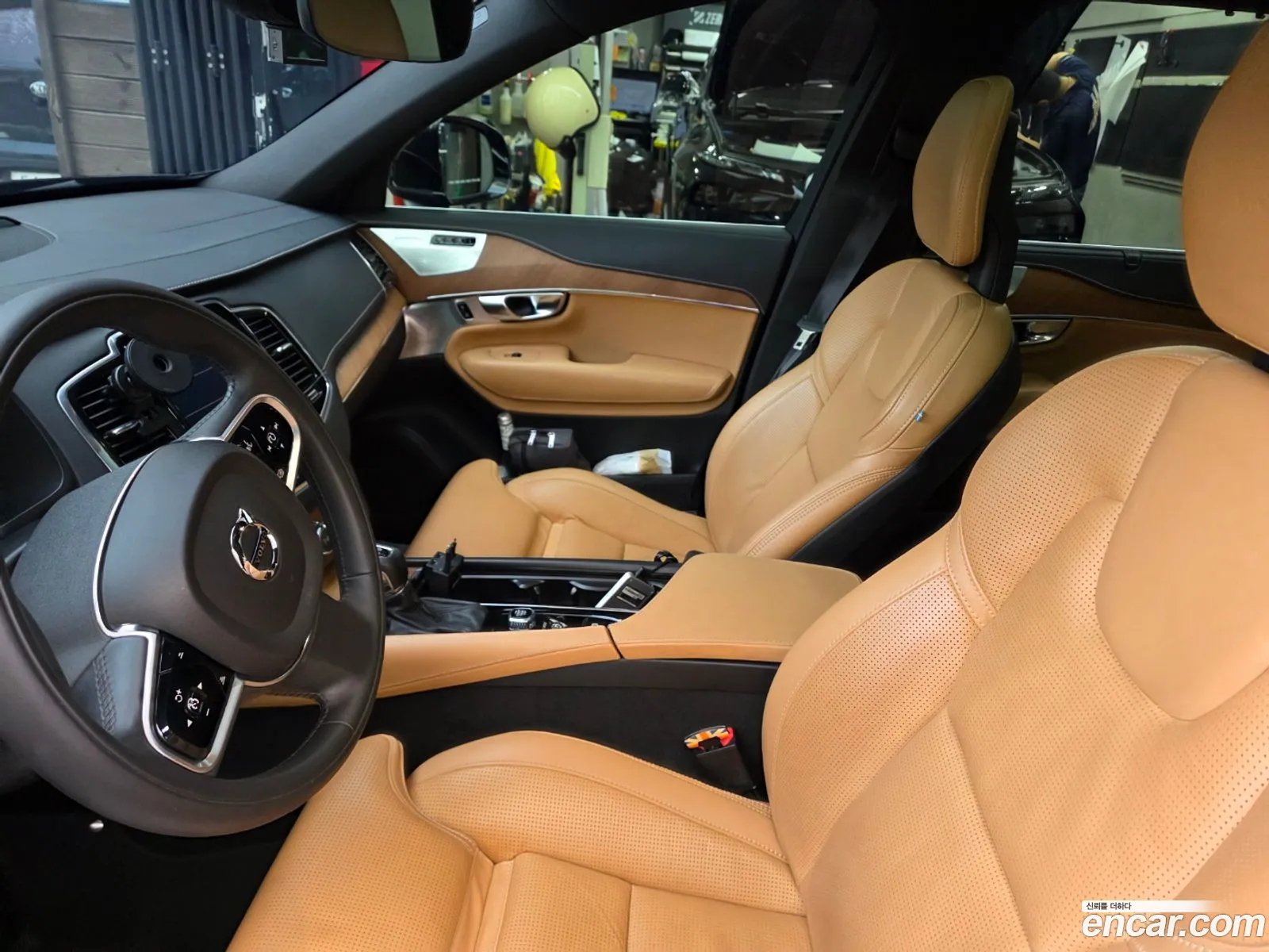 Volvo XC90 2017 — 10