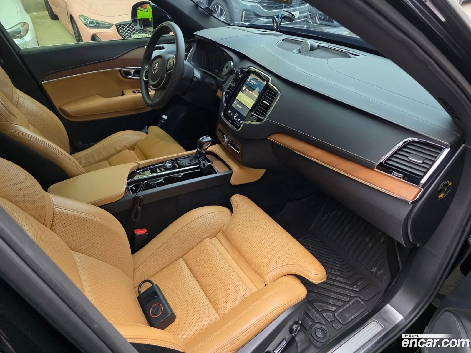 Volvo XC90 2017 — 11