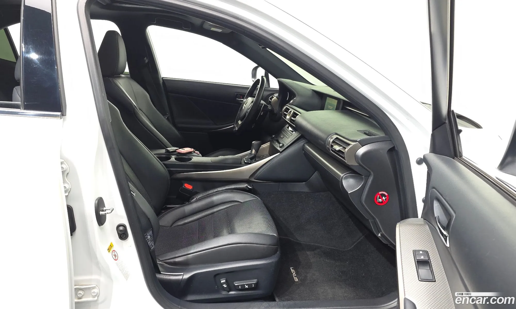 Lexus IS200t 2016 JTHBA5D26G5015242 — 15