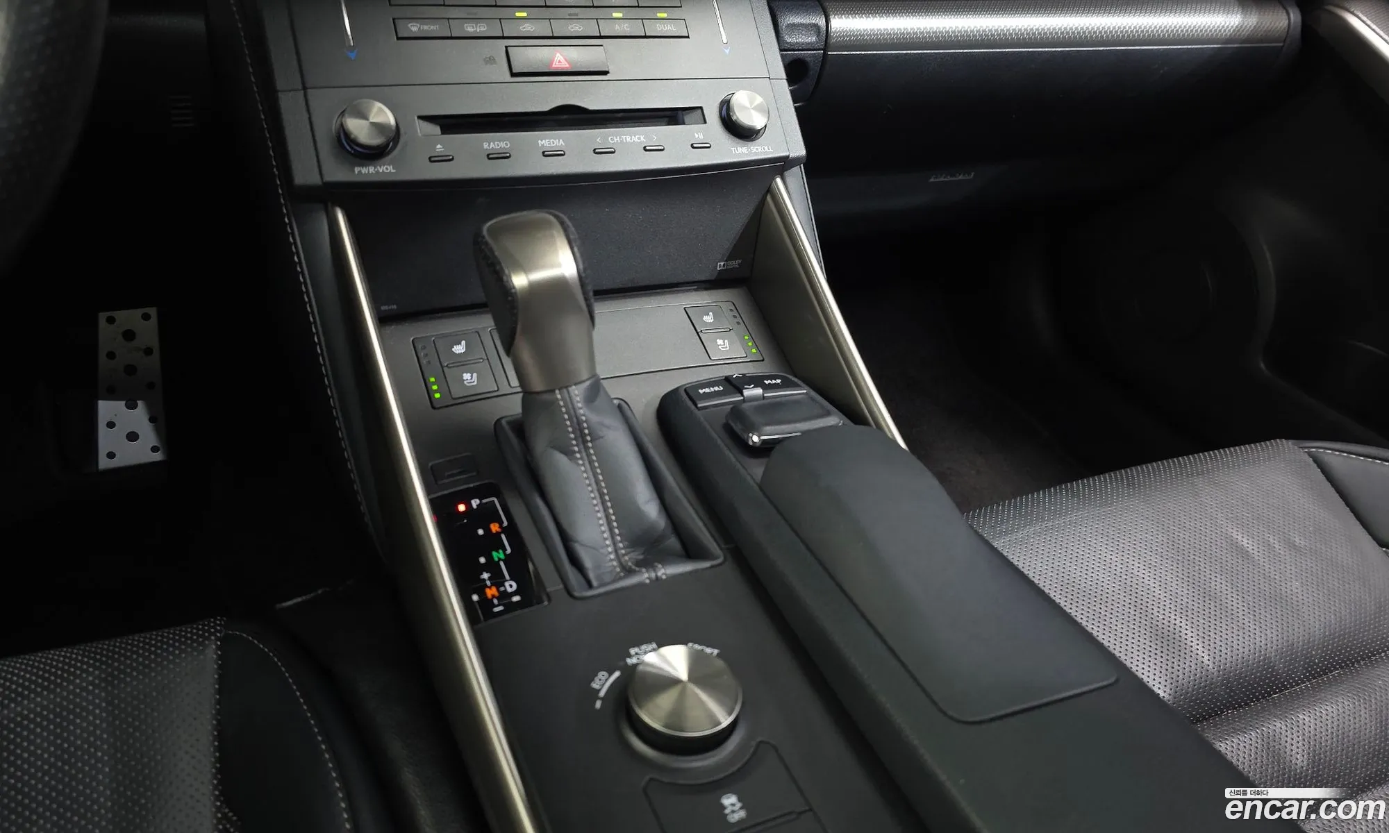 Lexus IS200t 2016 JTHBA5D26G5015242 — 18