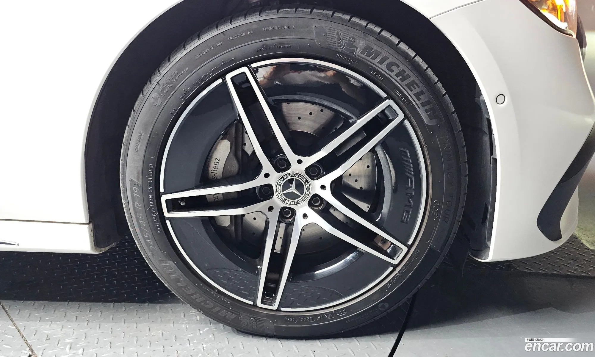 Mercedes-Benz E-Class W214 2024 — 19