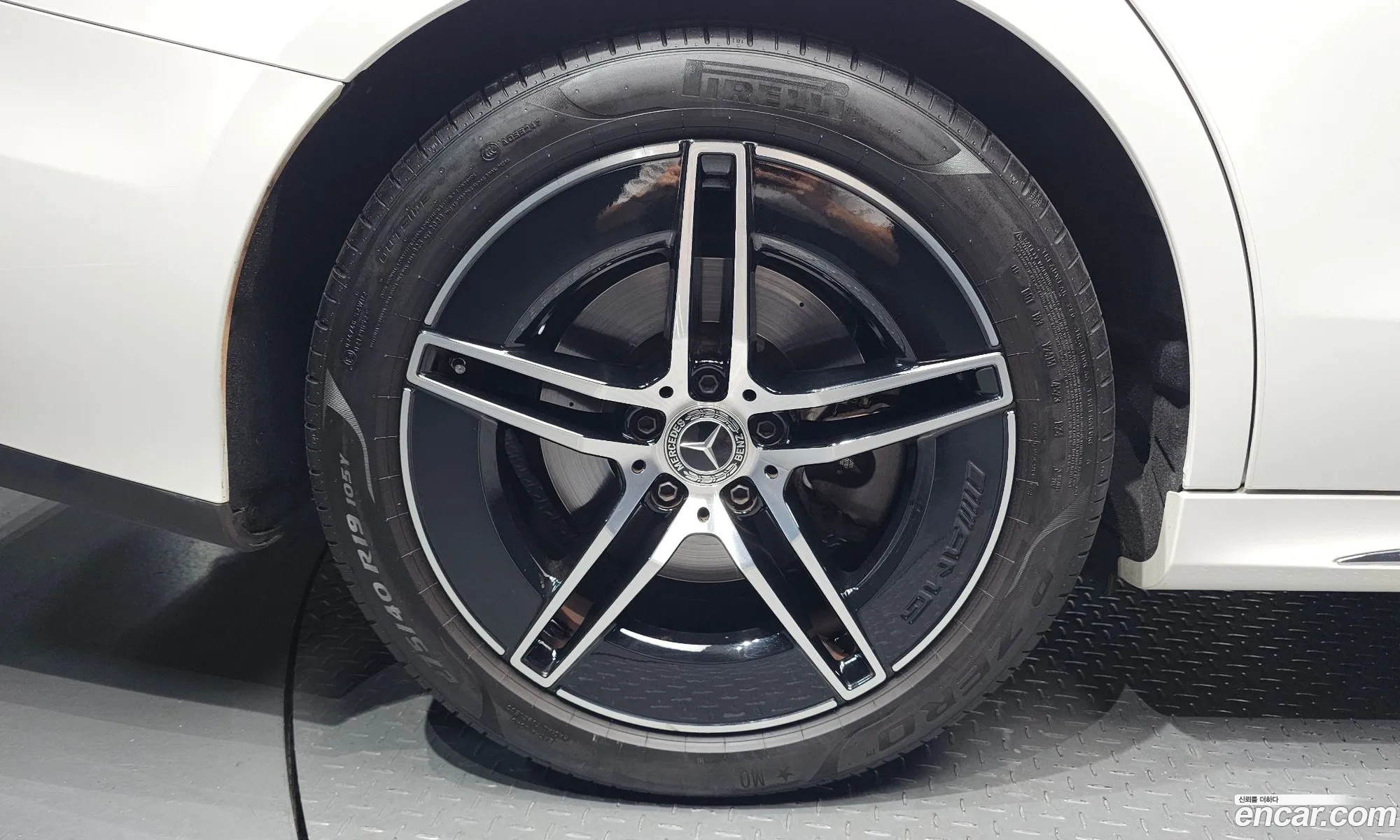 Mercedes-Benz E-Class W214 2024 — 6