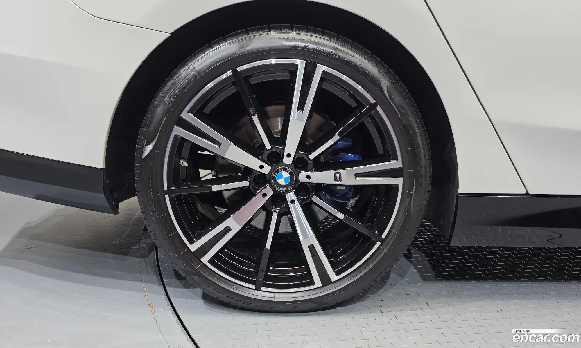 BMW 5 Series 2024 — 16