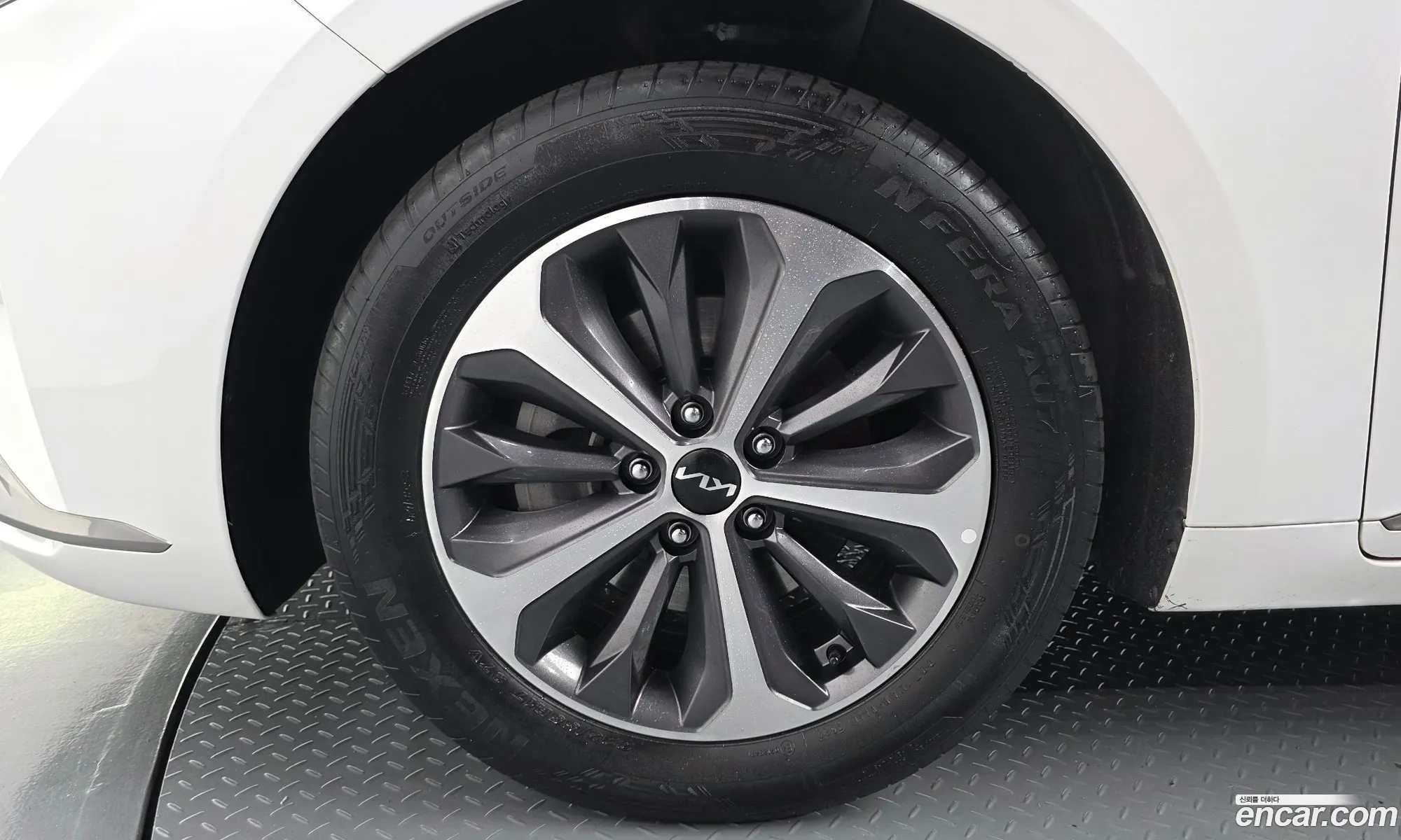 Kia K8 Hybrid 2022 — 19