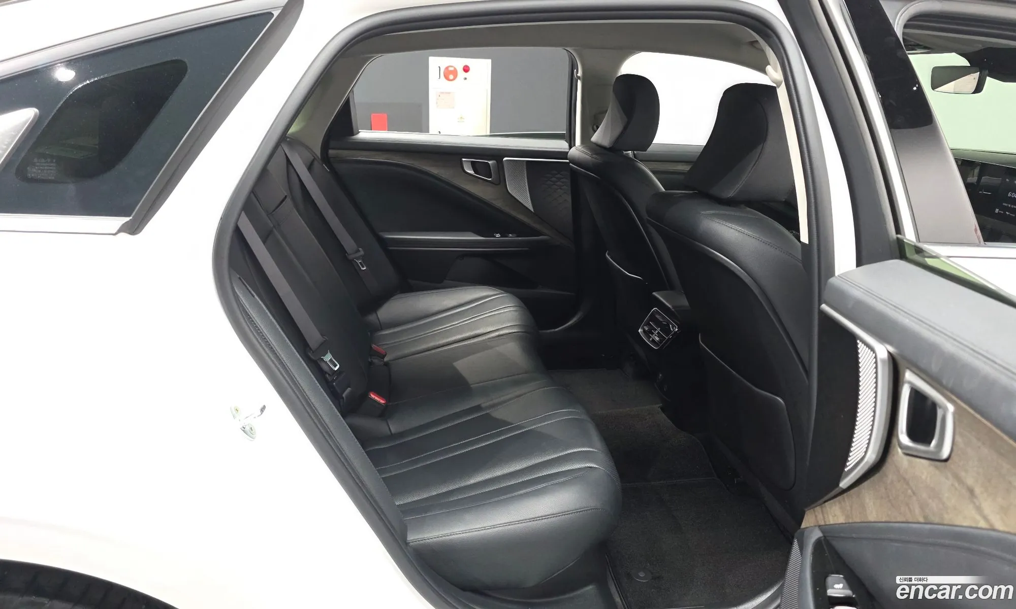 Kia K8 Hybrid 2022 — 10