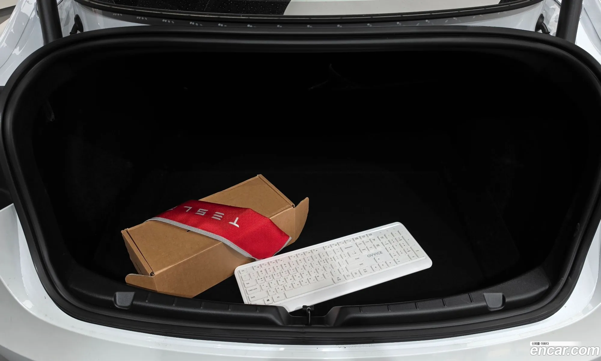 Tesla Model 3 2026 — 10