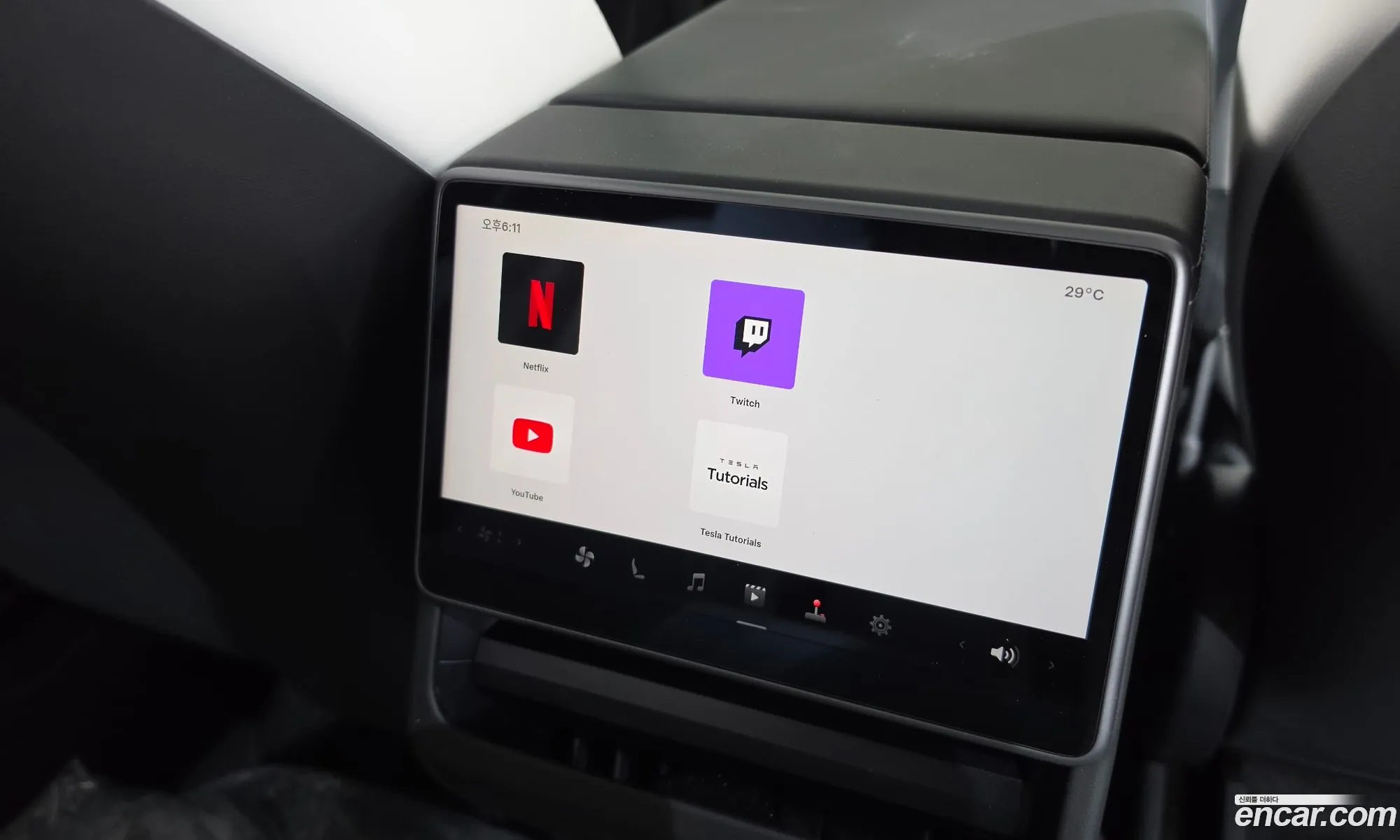 Tesla Model 3 2026 — 29