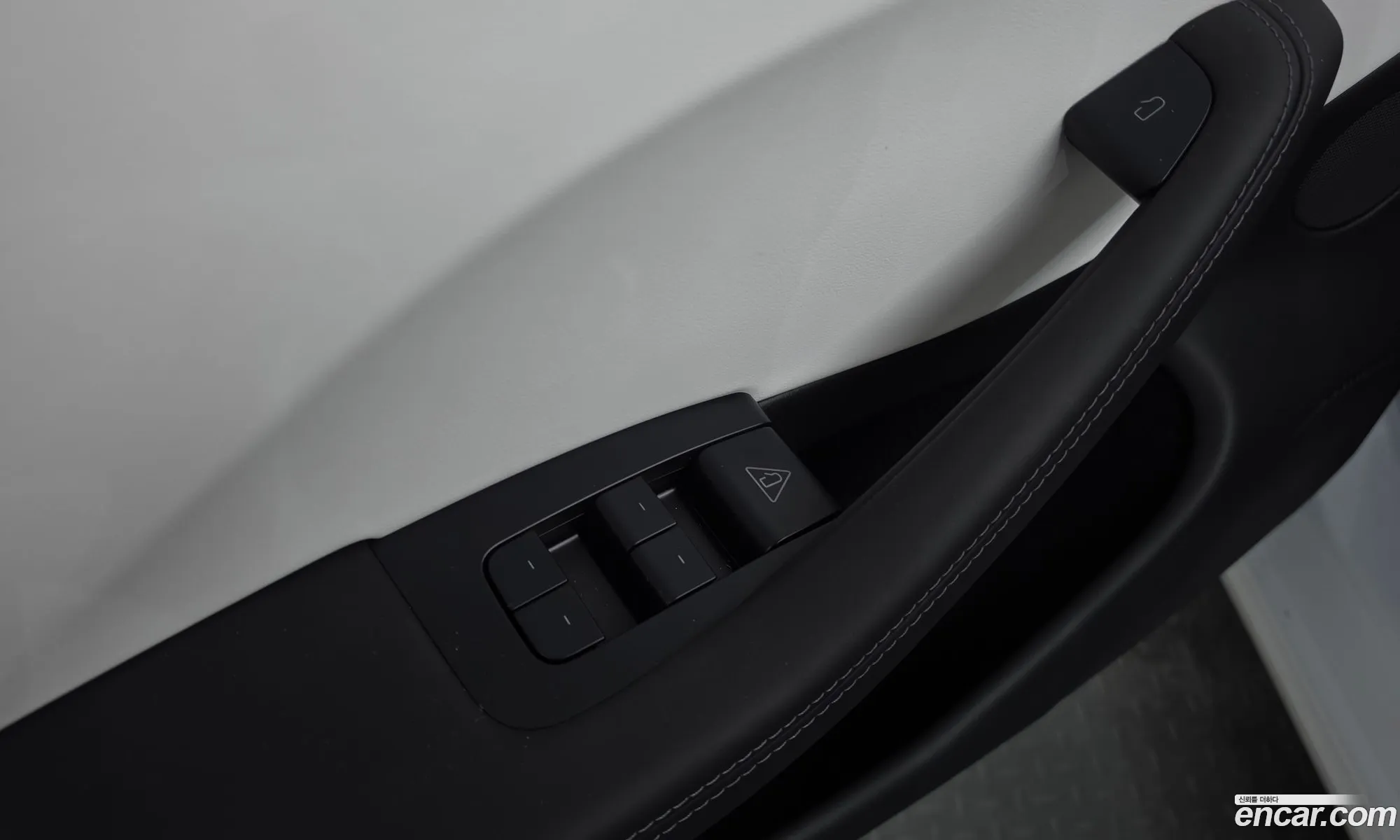 Tesla Model 3 2026 — 11
