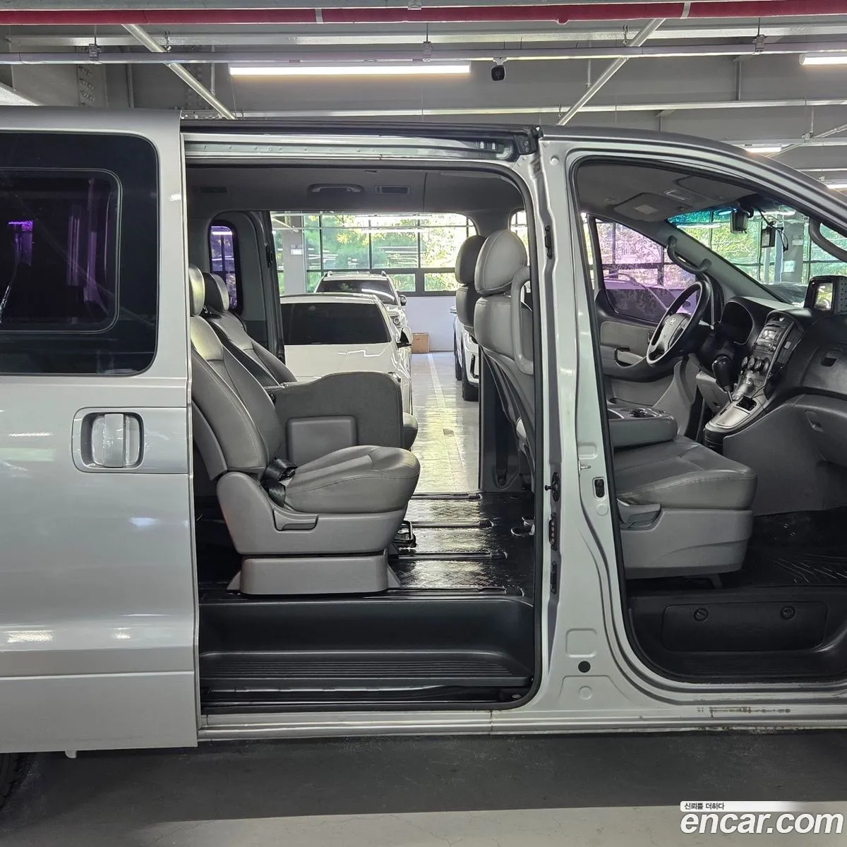 Hyundai Grand Starex 2012 — 14