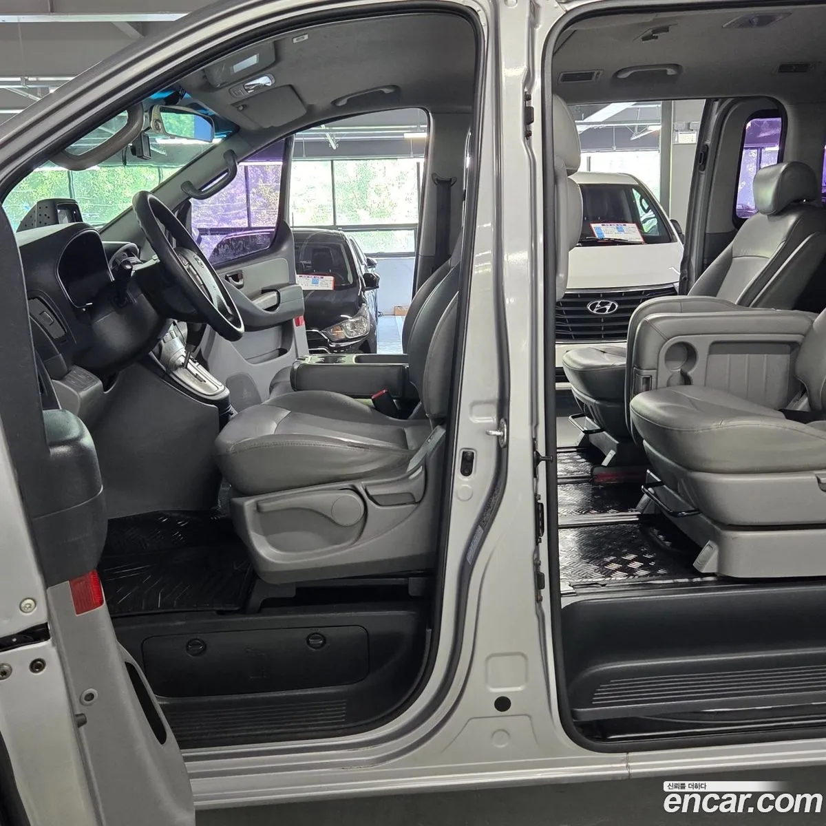 Hyundai Grand Starex 2012 — 3
