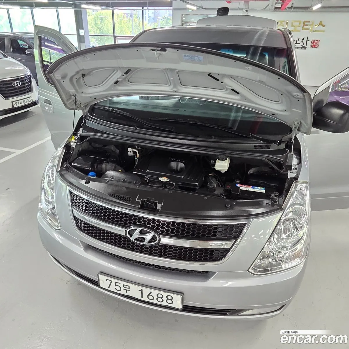 Hyundai Grand Starex 2012 — 17
