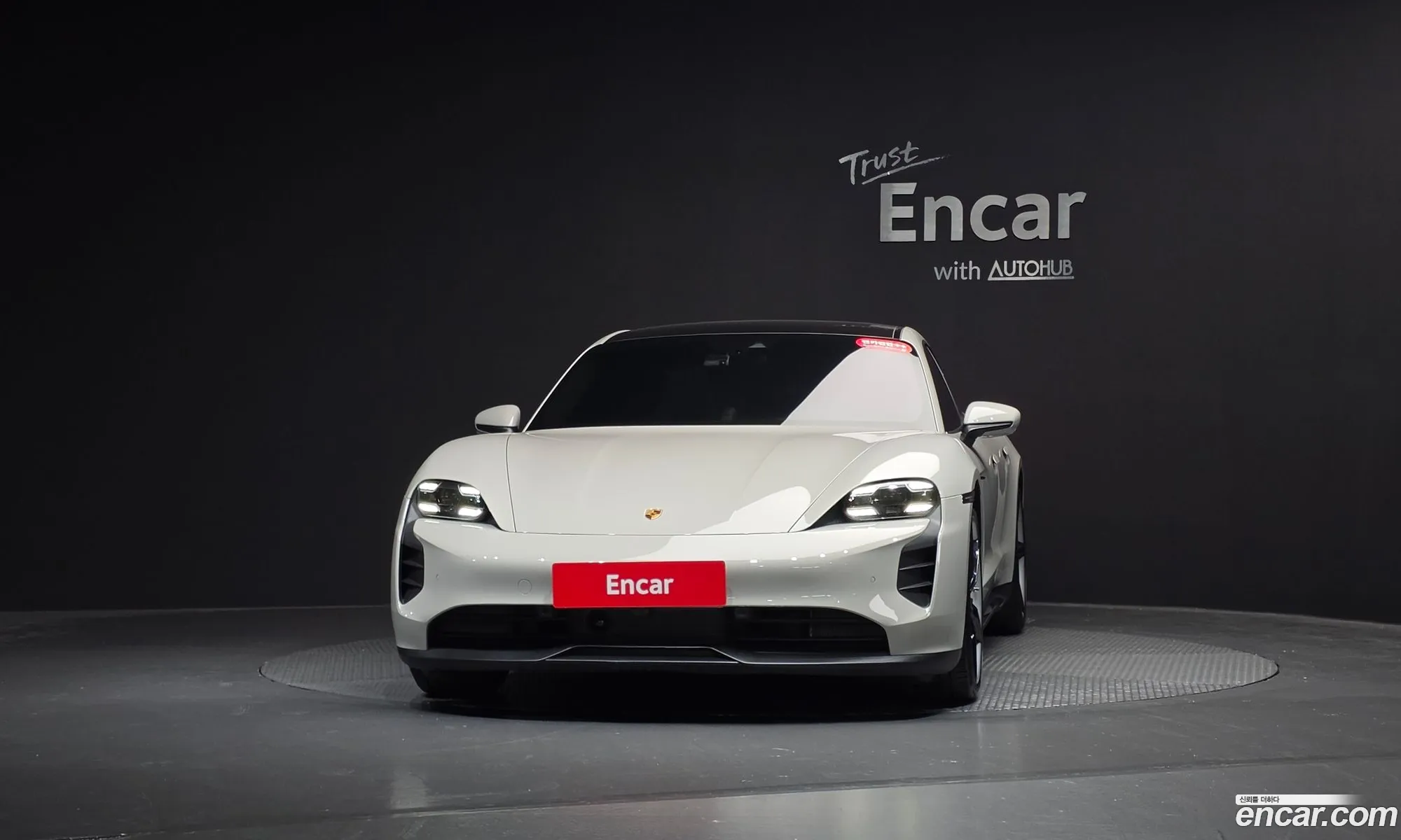 Porsche Taycan 2024 — 3