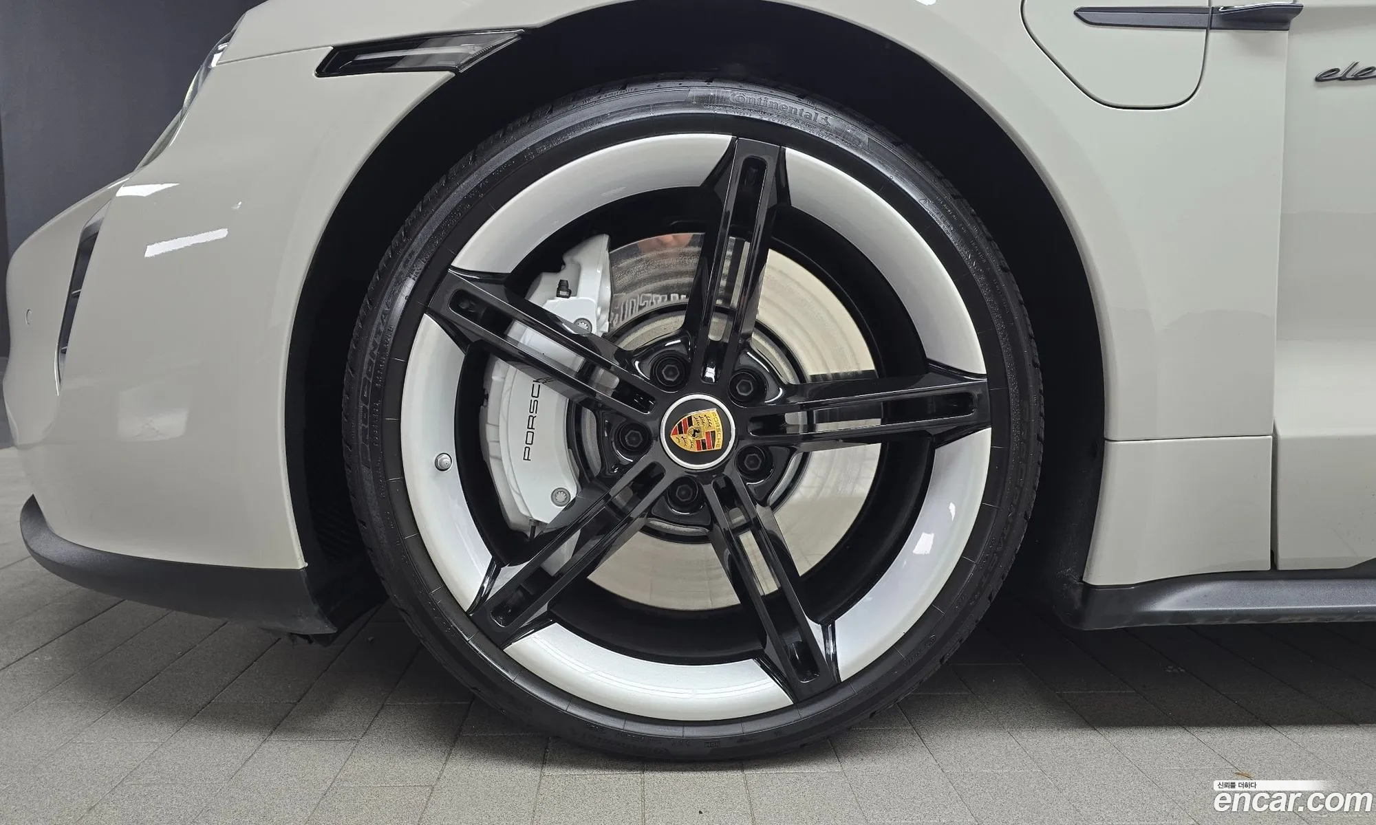 Porsche Taycan 2024 — 29