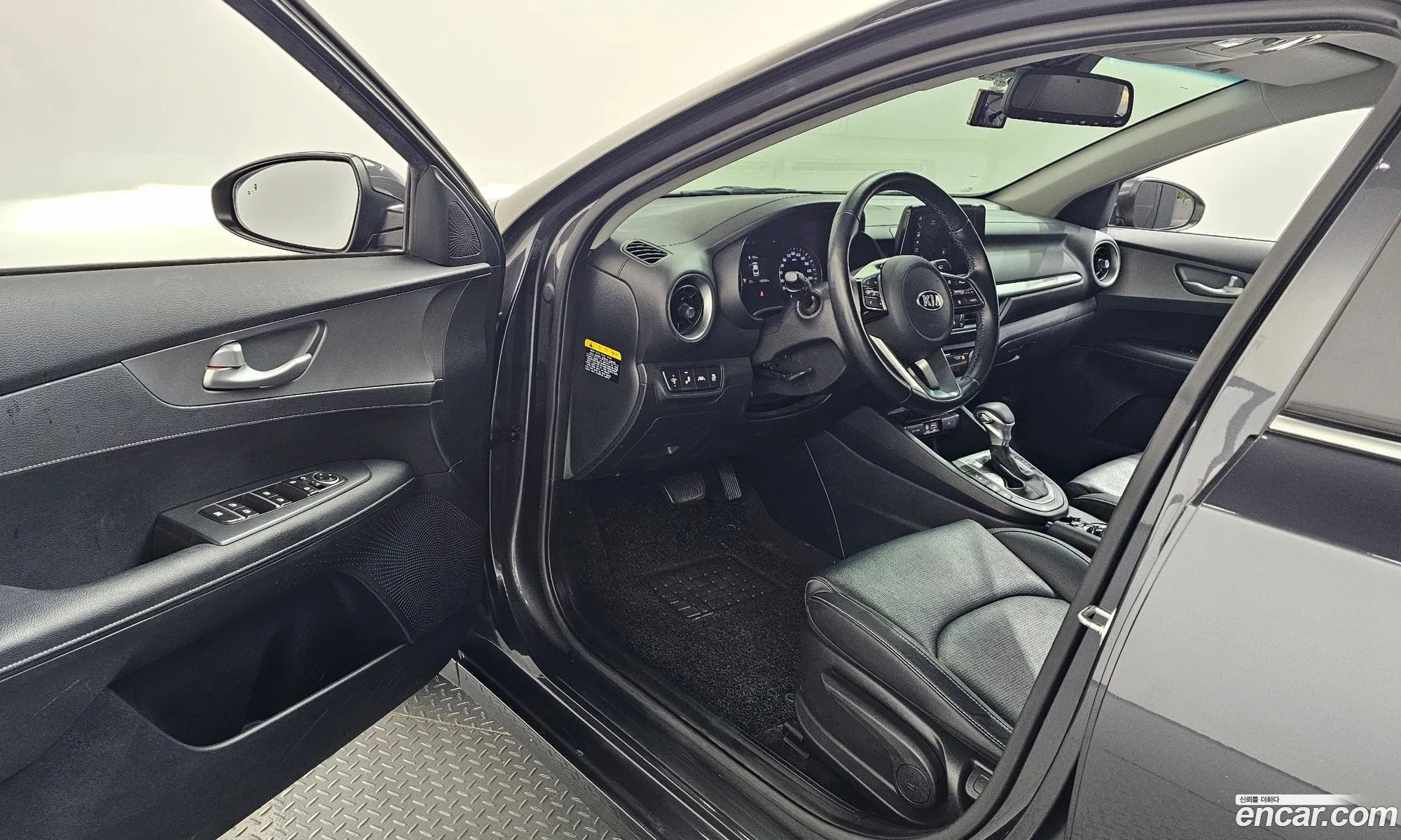 Kia K3 2018 — 17