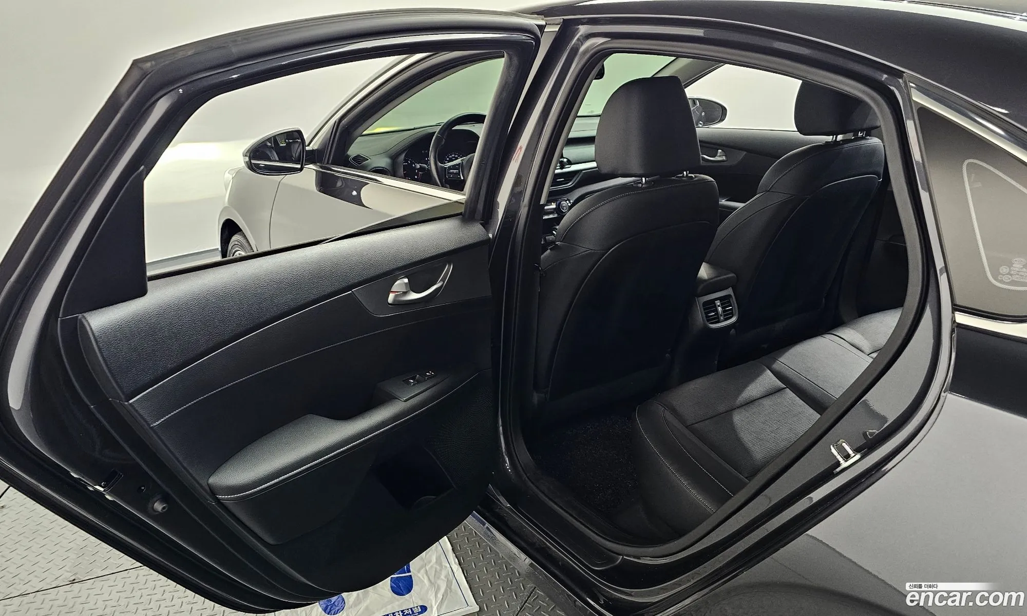 Kia K3 2018 — 9