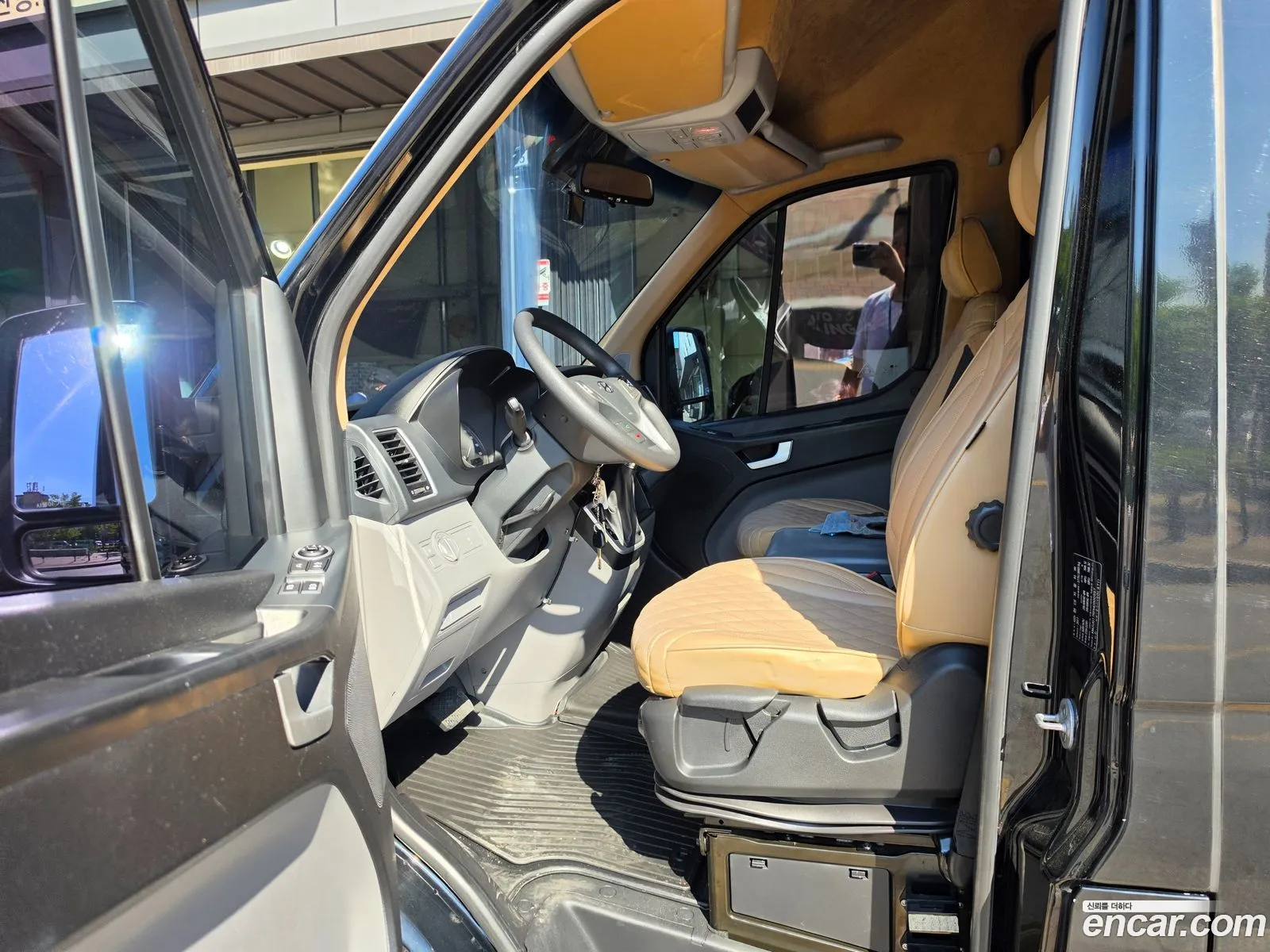 Hyundai Solati 2017 — 15