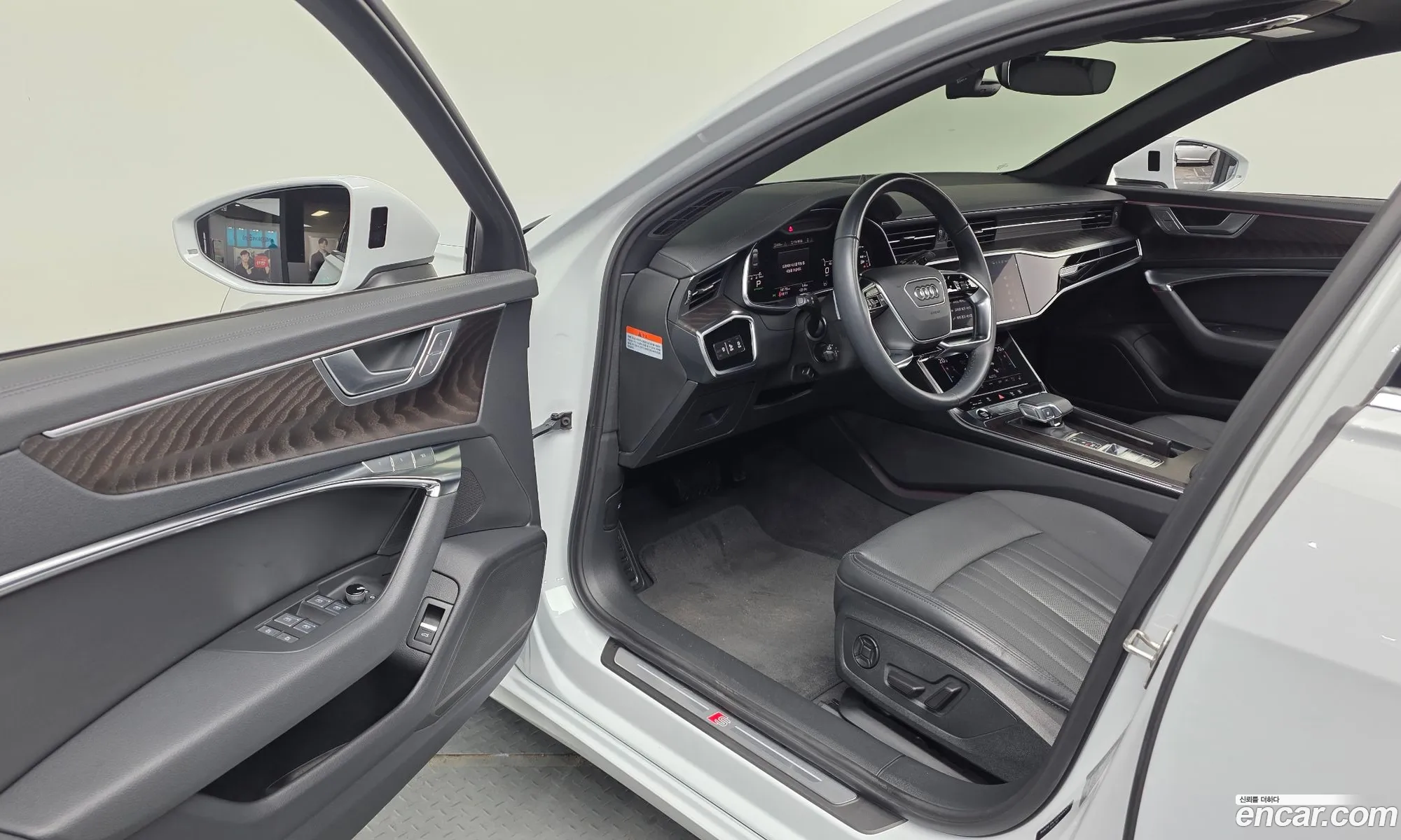 Audi A6 2023 WAUZZZF28PN063710 — 6