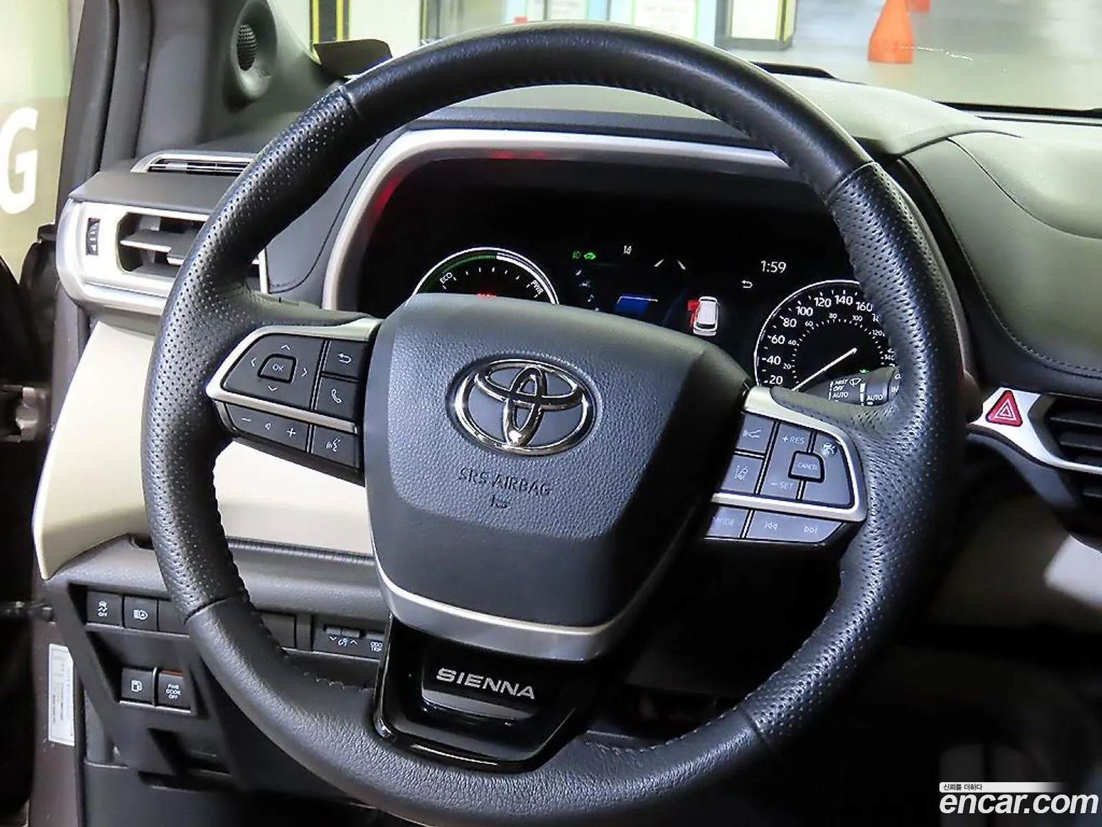 Toyota Sienna 2021 — 17