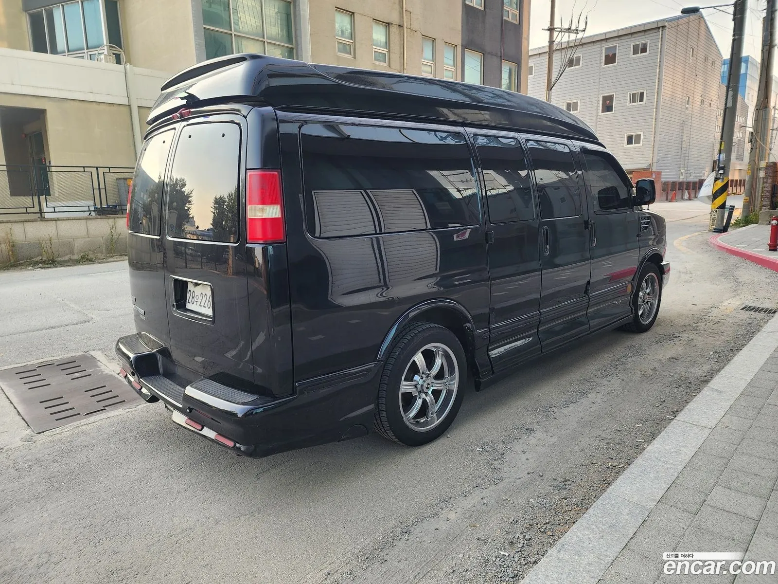 Chevrolet Express Van 2010 — 3