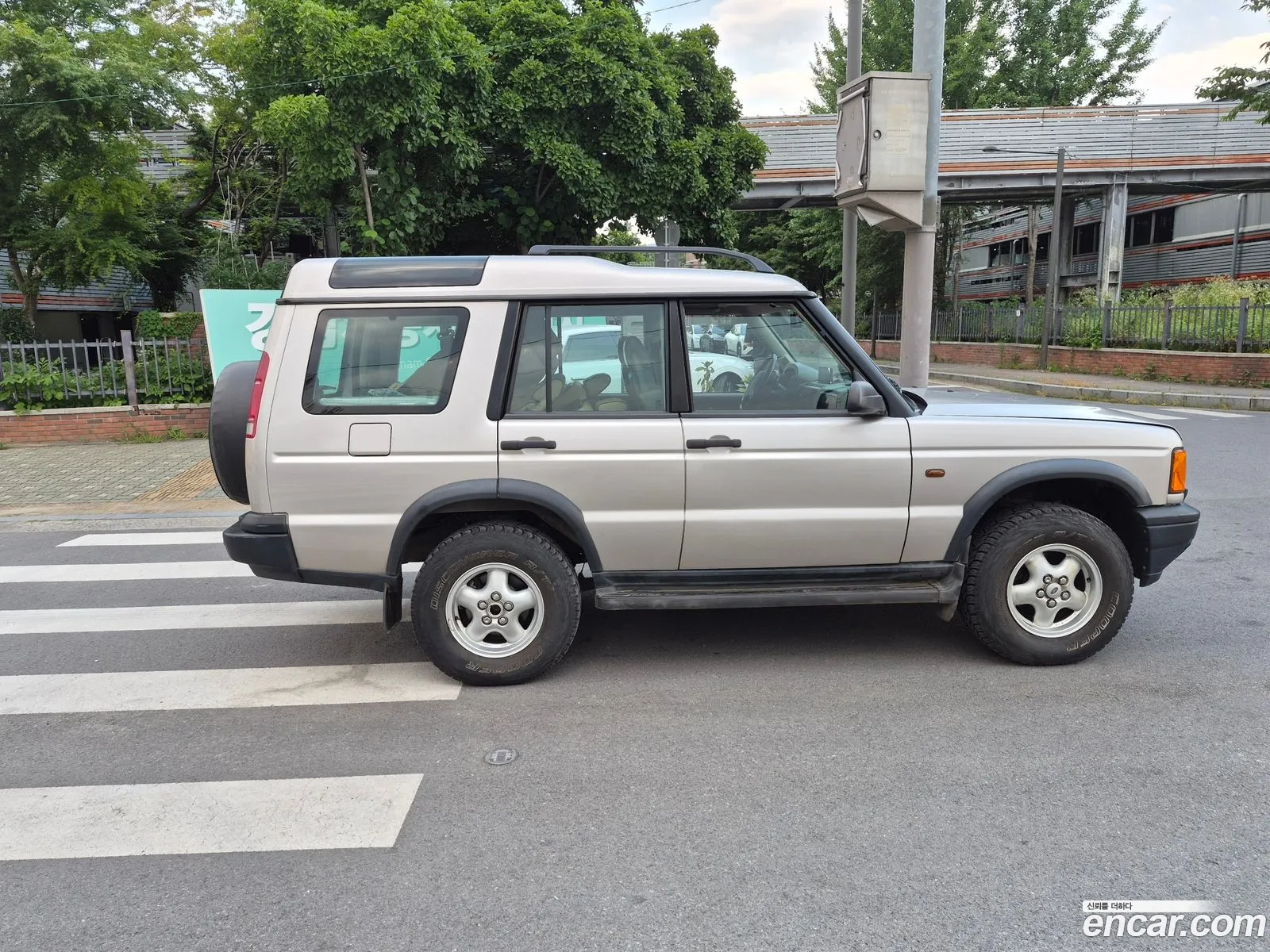 Land Rover Discovery 2 1999 — 17