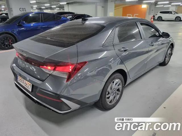 Hyundai Elantra 2026 — 2