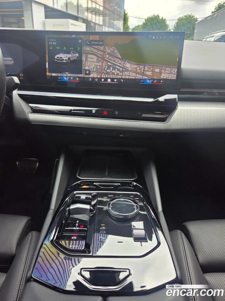 BMW 5 Series 2024 — 16