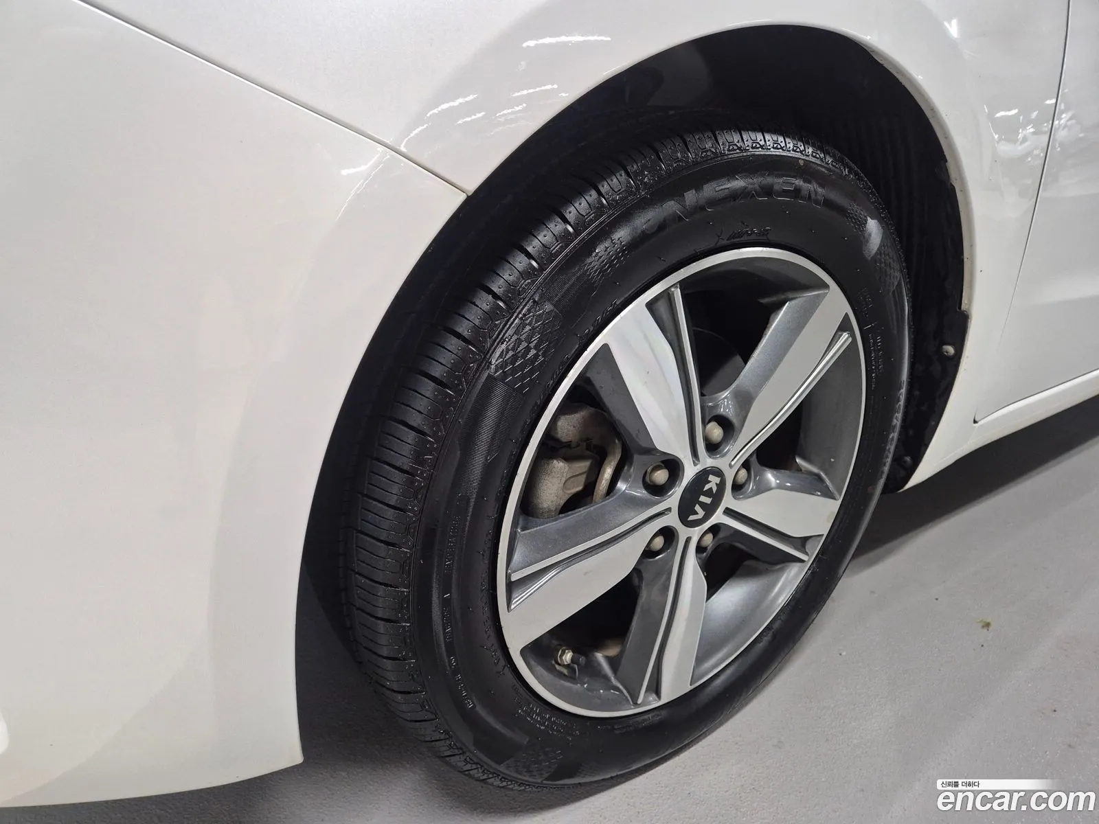 Kia K3 2017 — 9
