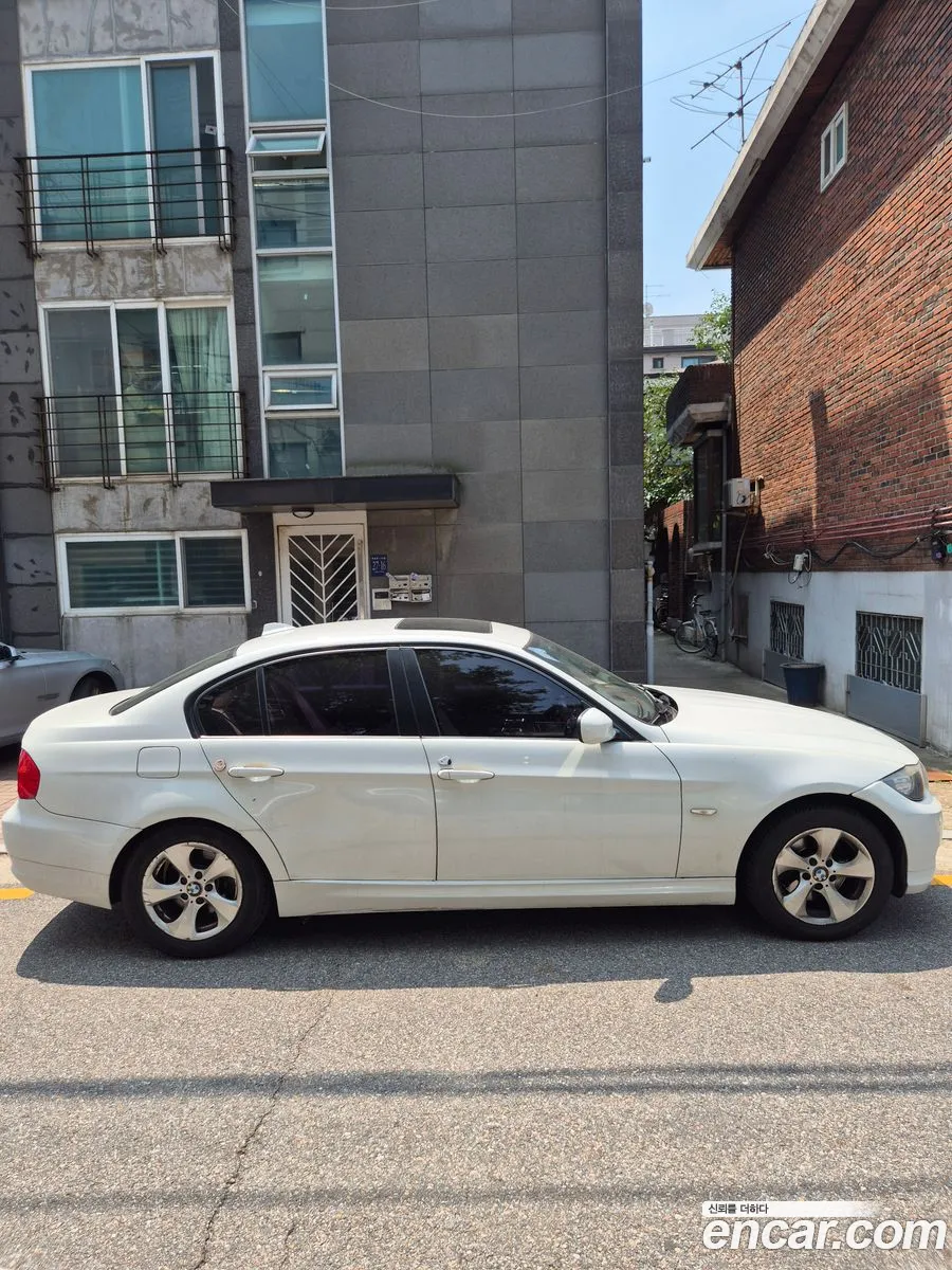 BMW 3 Series 2011 — 2