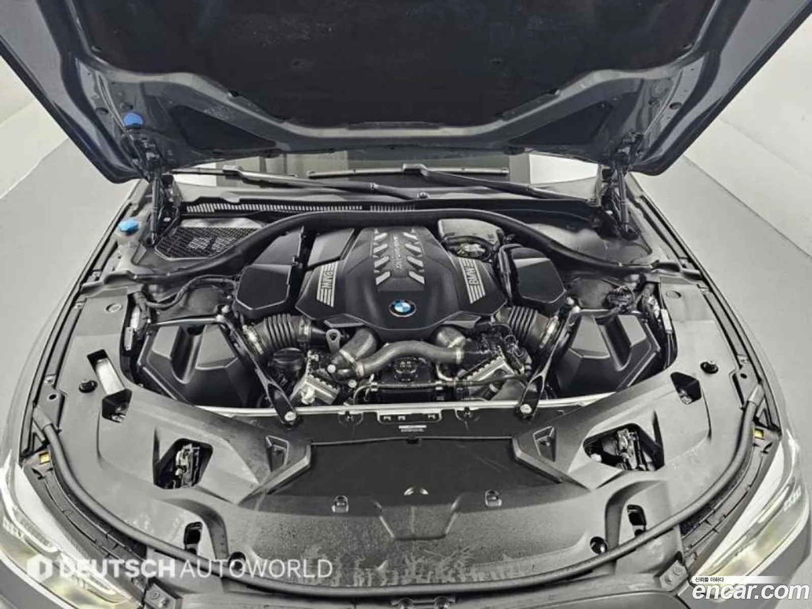 BMW 8 Series 2025 — 4