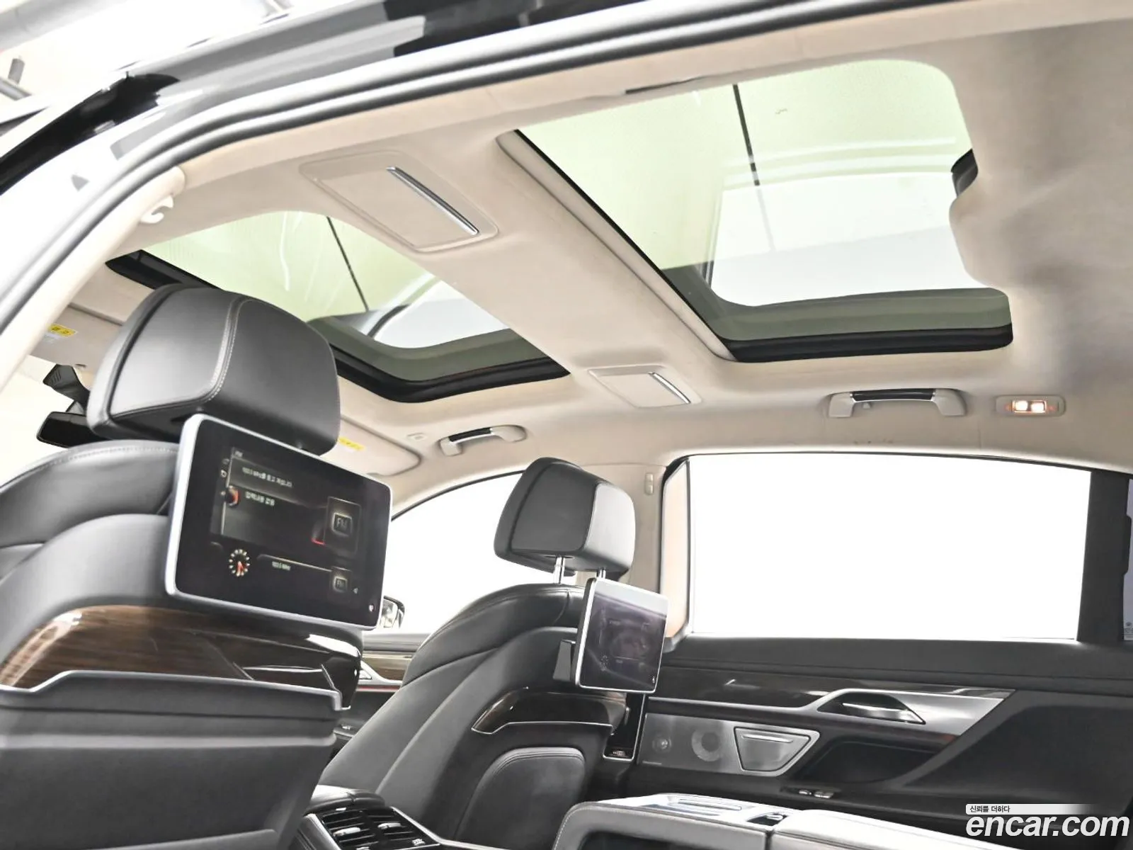 BMW 7 Series 2015 — 11