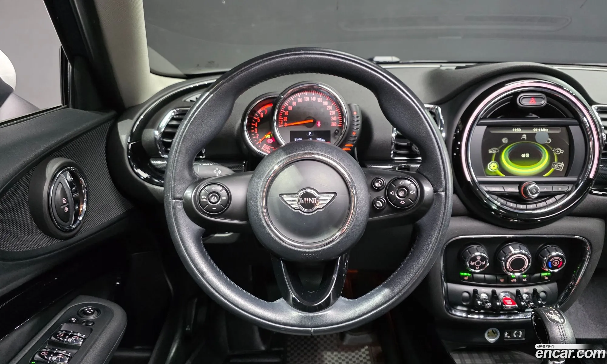 Mini Cooper Clubman 2017 WMWLN5103H2F17903 — 18