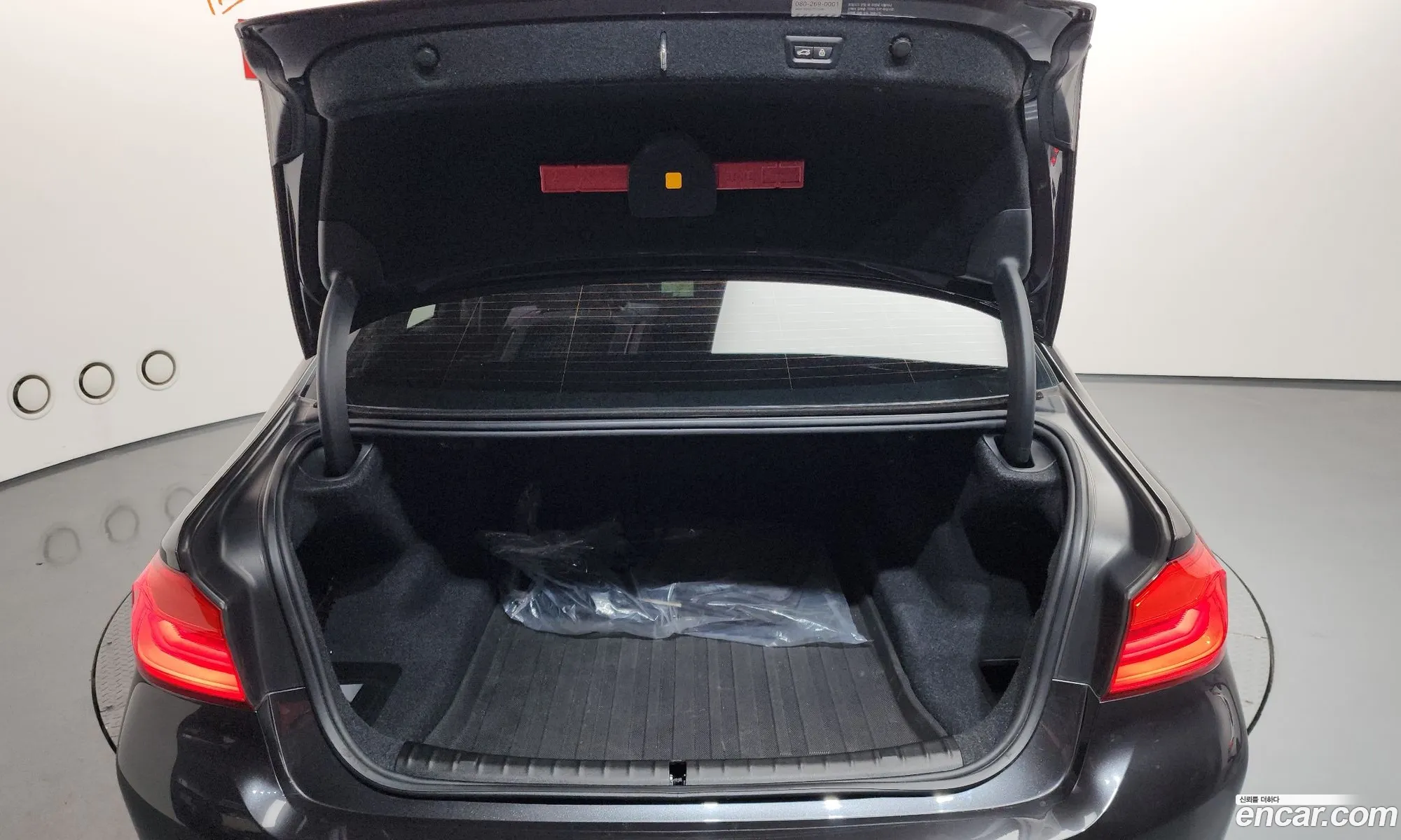 BMW 5 Series 2018 WBAJC510XJWE55671 — 2