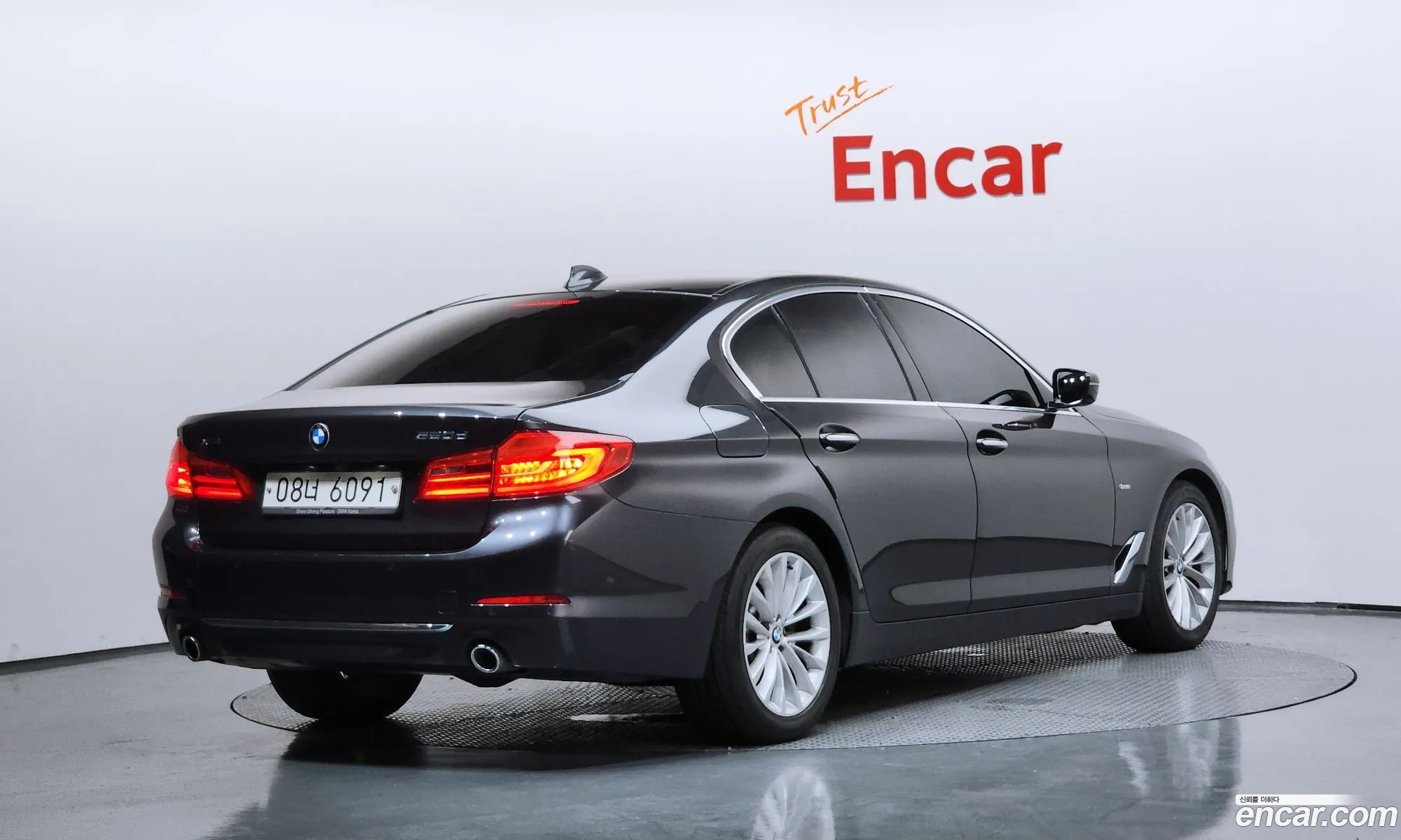 BMW 5 Series 2018 WBAJC510XJWE55671 — 20
