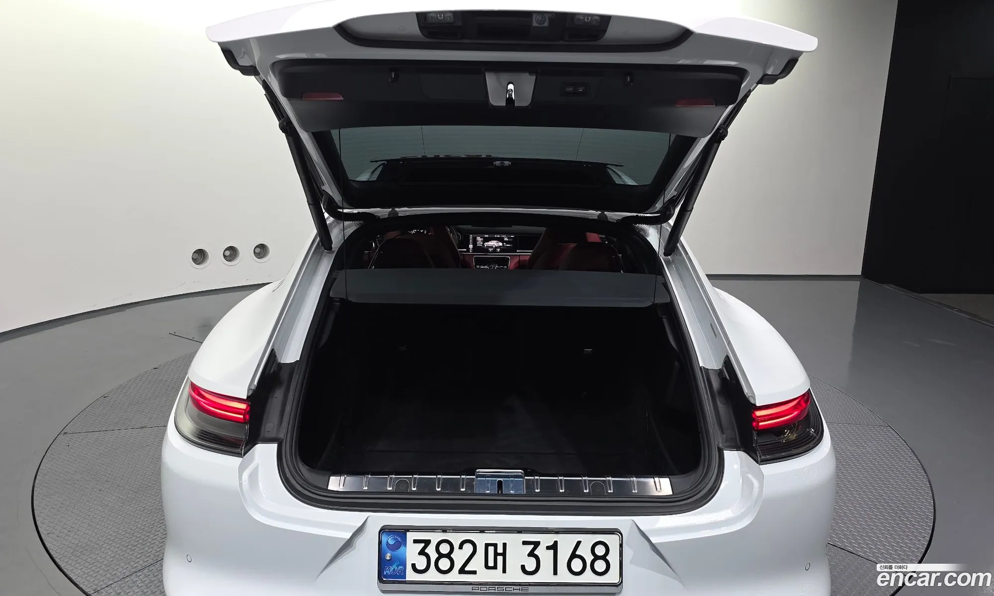 Porsche Panamera 2021 WP0BJ297 — 9
