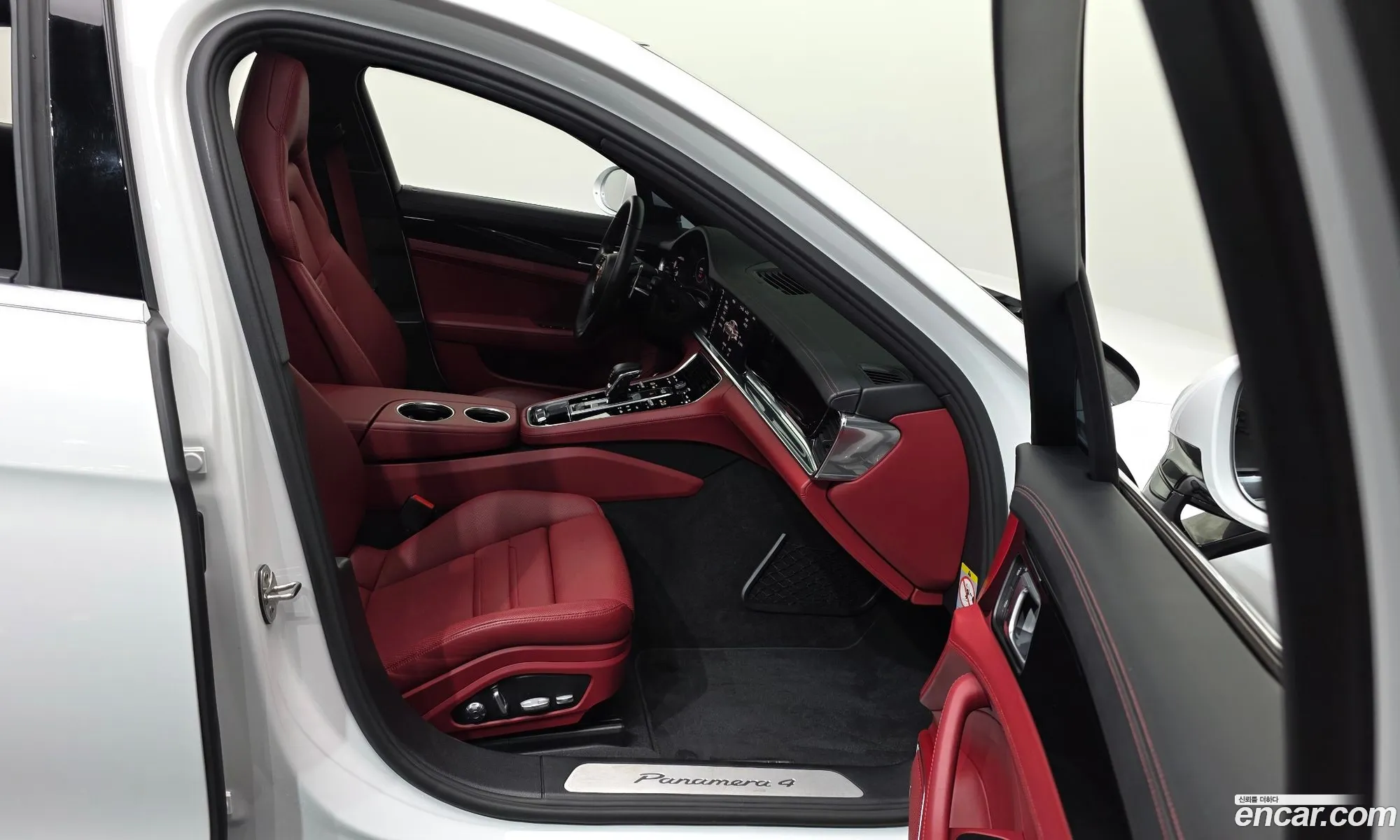 Porsche Panamera 2021 WP0BJ297 — 5