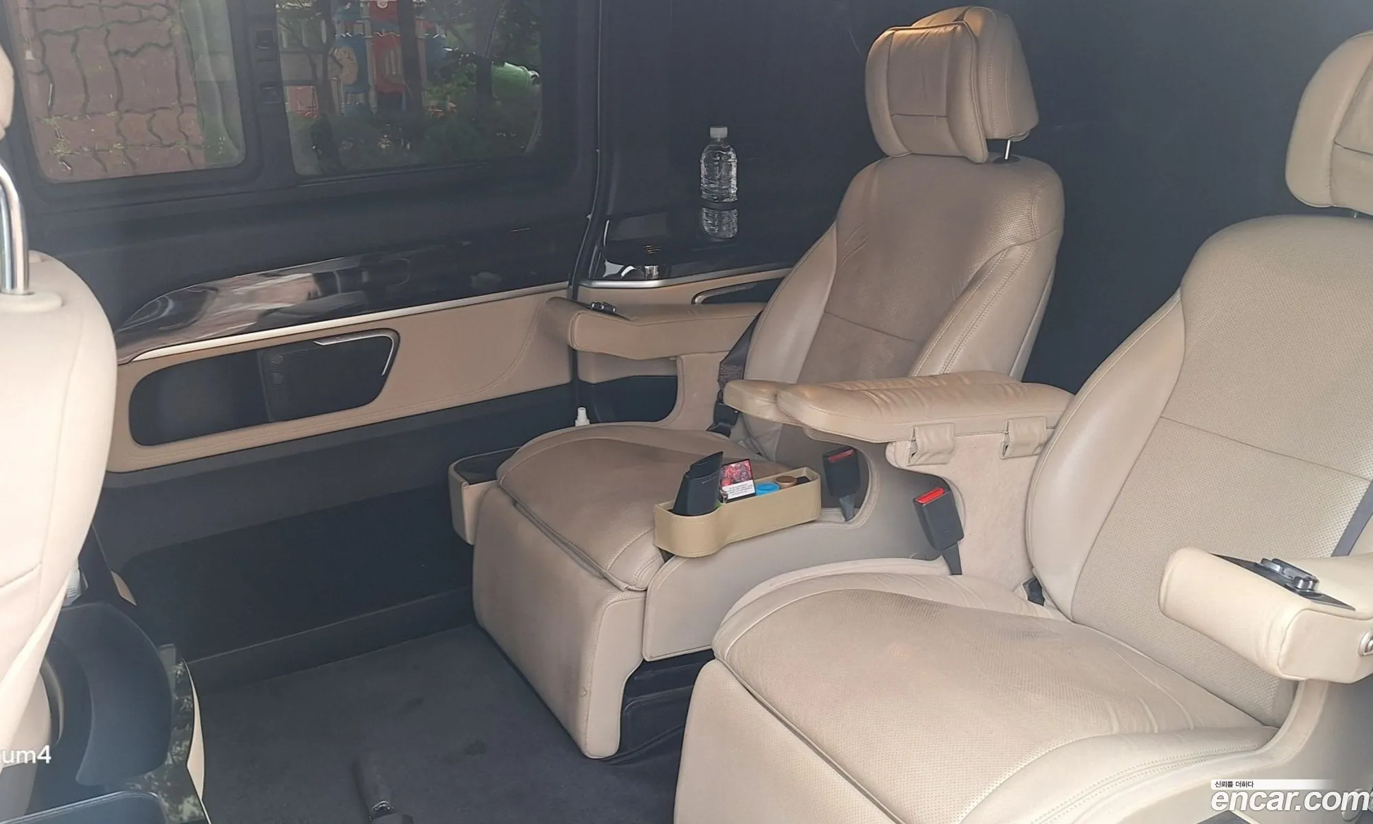 Mercedes-Benz V-Class 2021 — 8