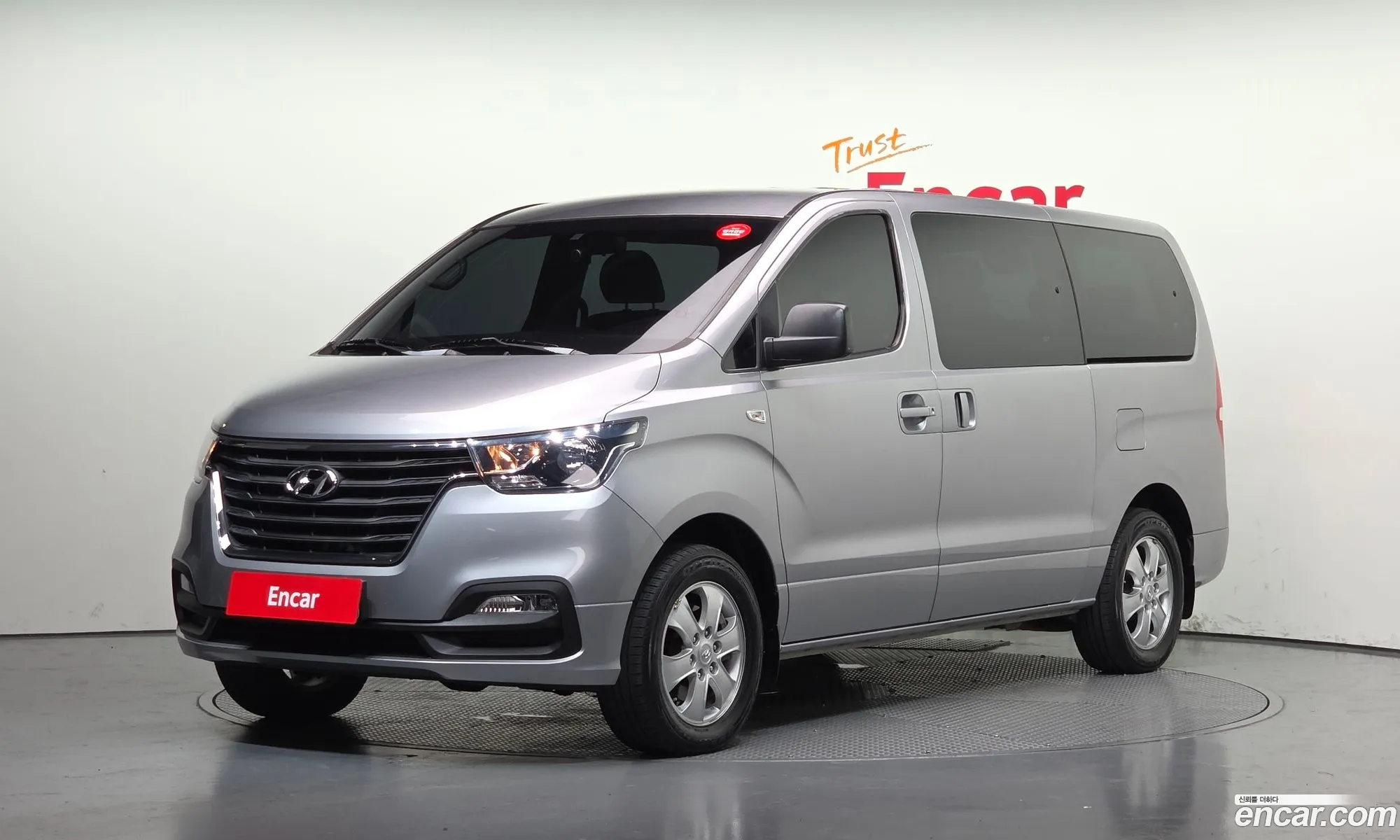 Hyundai Grand Starex 2018 — 18