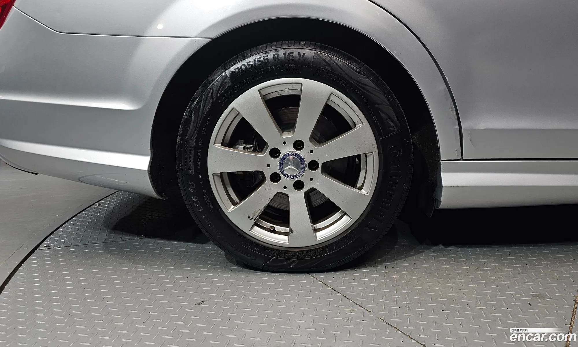 Mercedes-Benz C-Class W204 2013 WDDGF0CB1DA856486 — 12