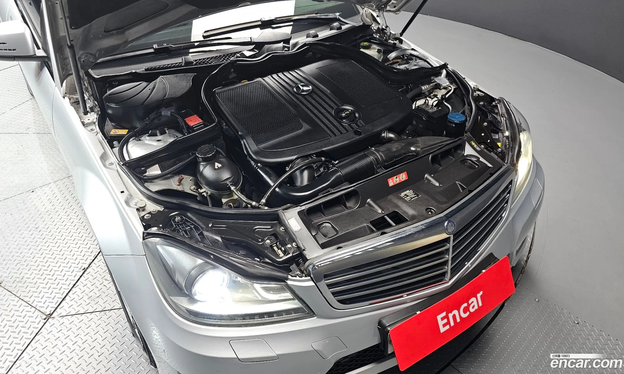 Mercedes-Benz C-Class W204 2013 WDDGF0CB1DA856486 — 7