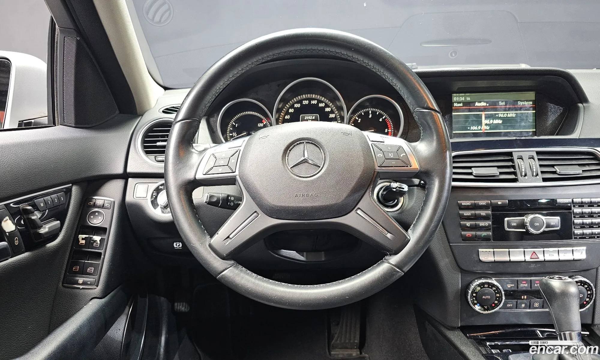 Mercedes-Benz C-Class W204 2013 WDDGF0CB1DA856486 — 9