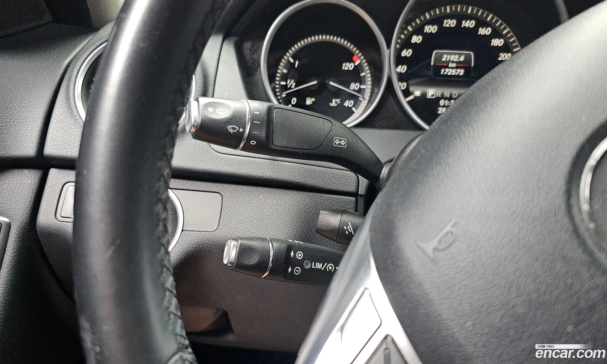 Mercedes-Benz C-Class W204 2013 WDDGF0CB1DA856486 — 17