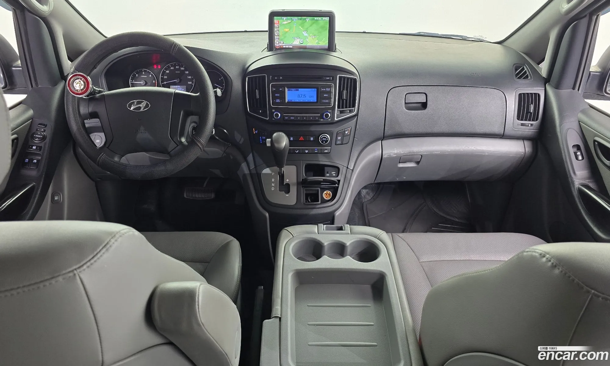 Hyundai Grand Starex 2018 — 12