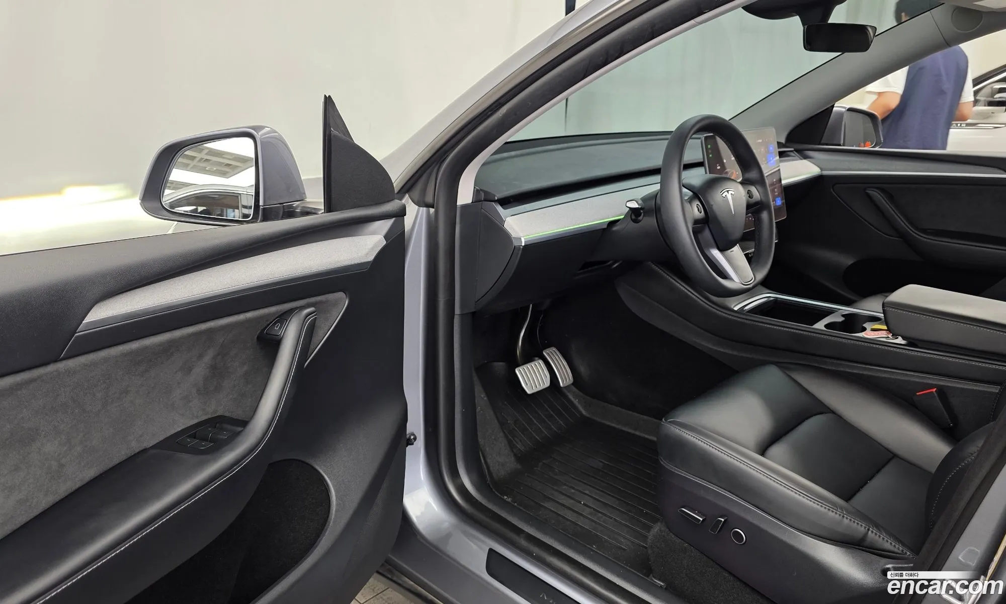 Tesla Model Y 2024 LRWYGCEK2RC800429 — 8