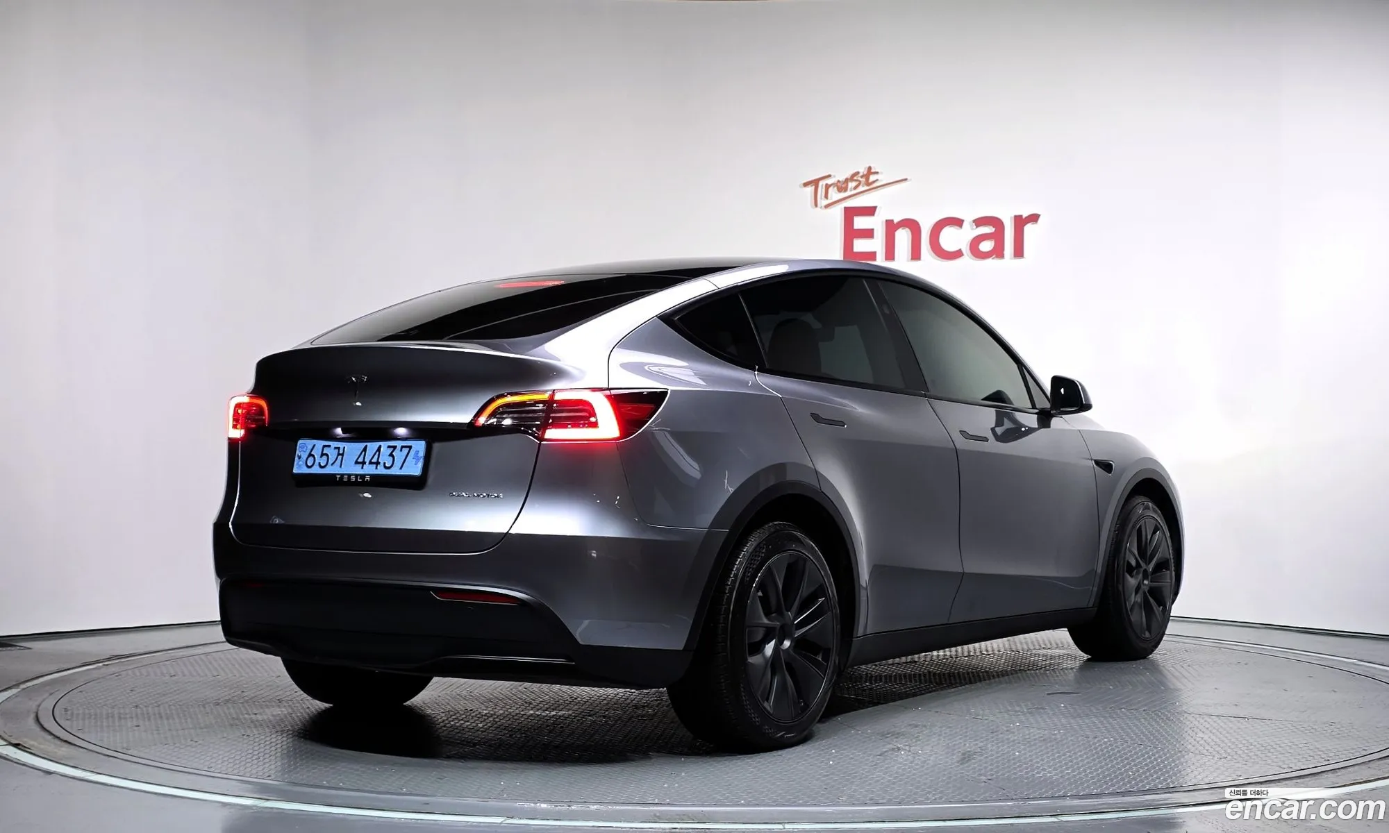 Tesla Model Y 2024 LRWYGCEK2RC800429 — 19